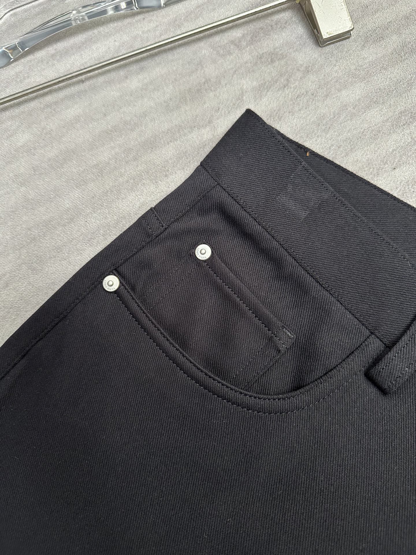 Loro Piana诺悠翩雅26SS早春新款五袋款休闲裤 面料精选斜纹高弹面料 柔软舒适 经典百搭 老钱