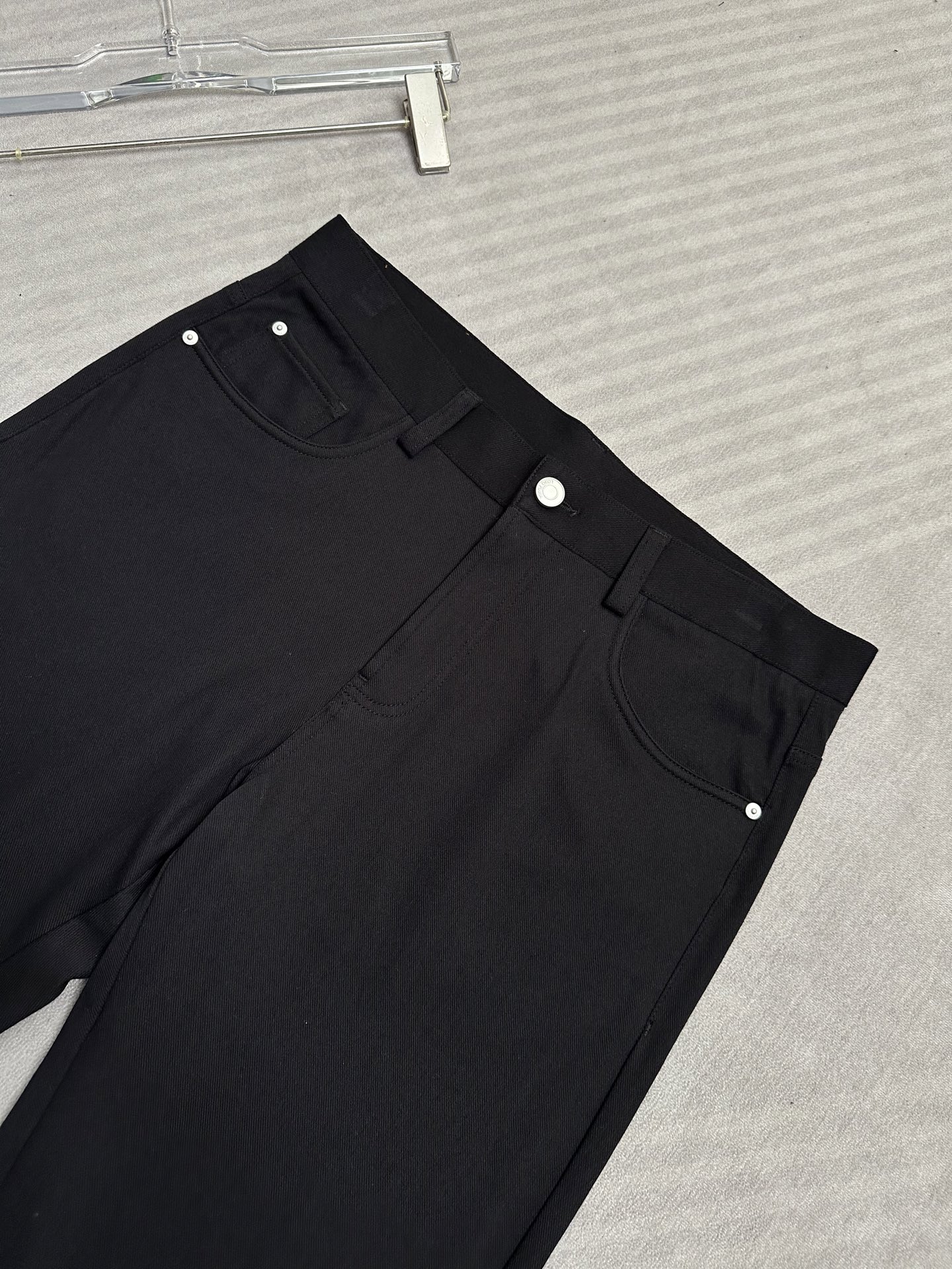 Loro Piana诺悠翩雅26SS早春新款五袋款休闲裤 面料精选斜纹高弹面料 柔软舒适 经典百搭 老钱