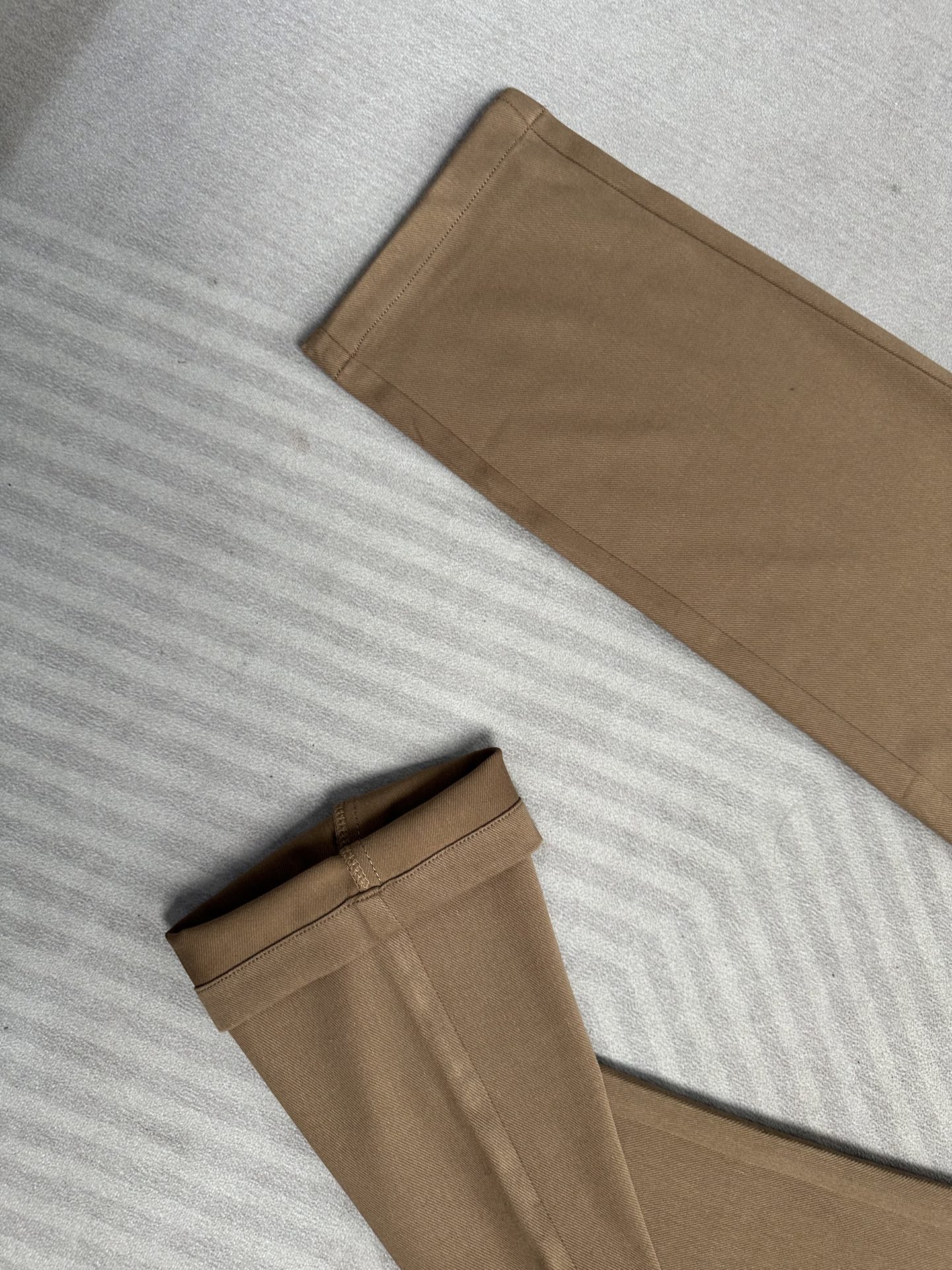 Loro Piana诺悠翩雅26SS早春新款五袋款休闲裤 面料精选斜纹高弹面料 柔软舒适 经典百搭 老钱