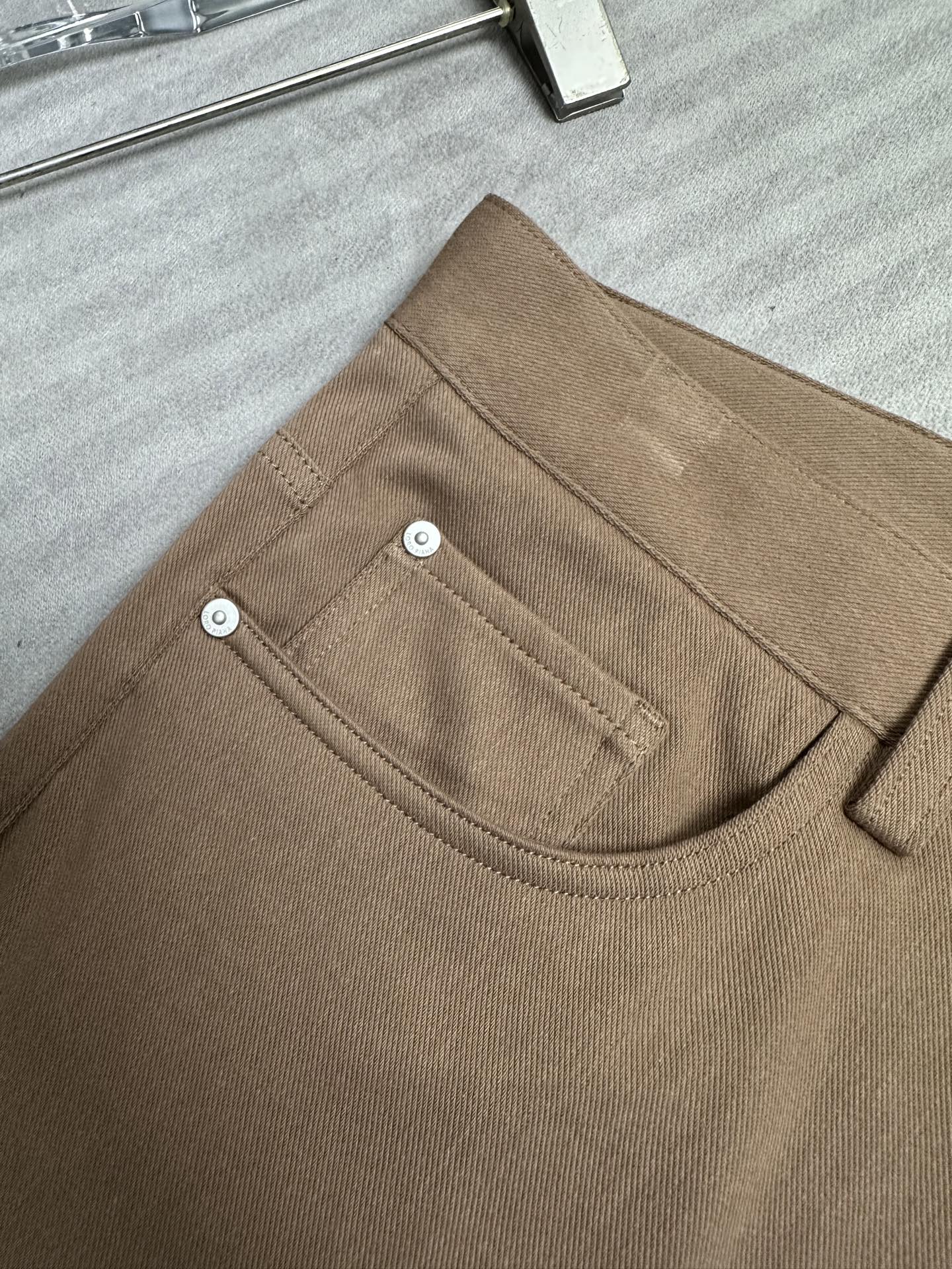 Loro Piana诺悠翩雅26SS早春新款五袋款休闲裤 面料精选斜纹高弹面料 柔软舒适 经典百搭 老钱