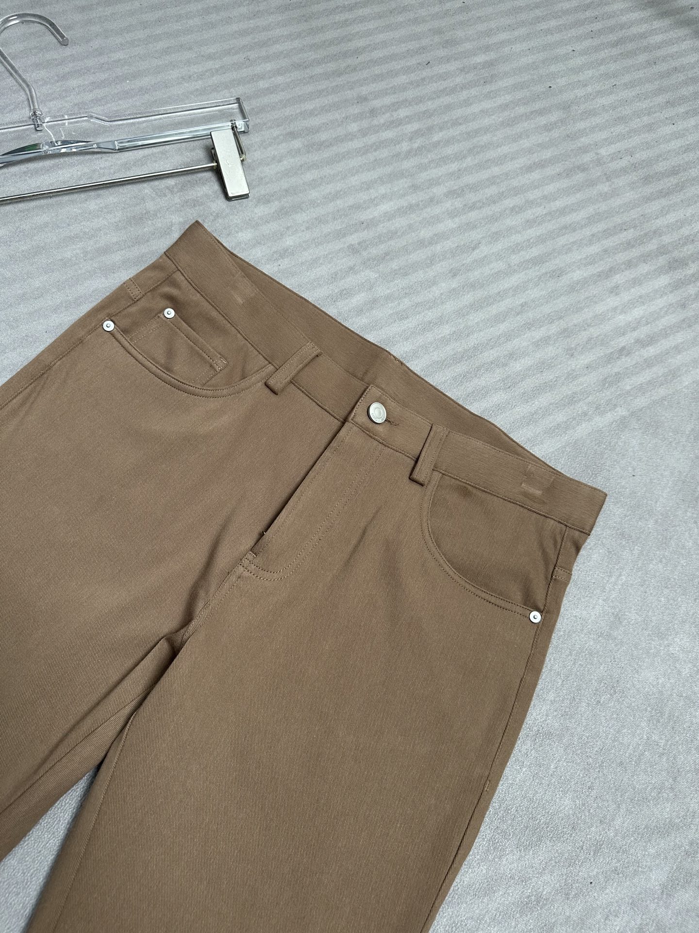 Loro Piana诺悠翩雅26SS早春新款五袋款休闲裤 面料精选斜纹高弹面料 柔软舒适 经典百搭 老钱