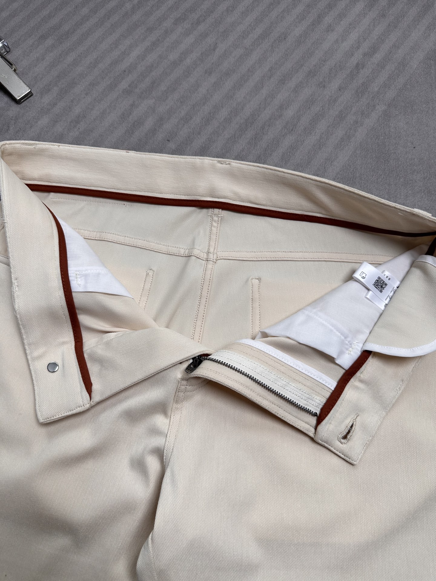 Loro Piana诺悠翩雅26SS早春新款五袋款休闲裤 面料精选斜纹高弹面料 柔软舒适 经典百搭 老钱