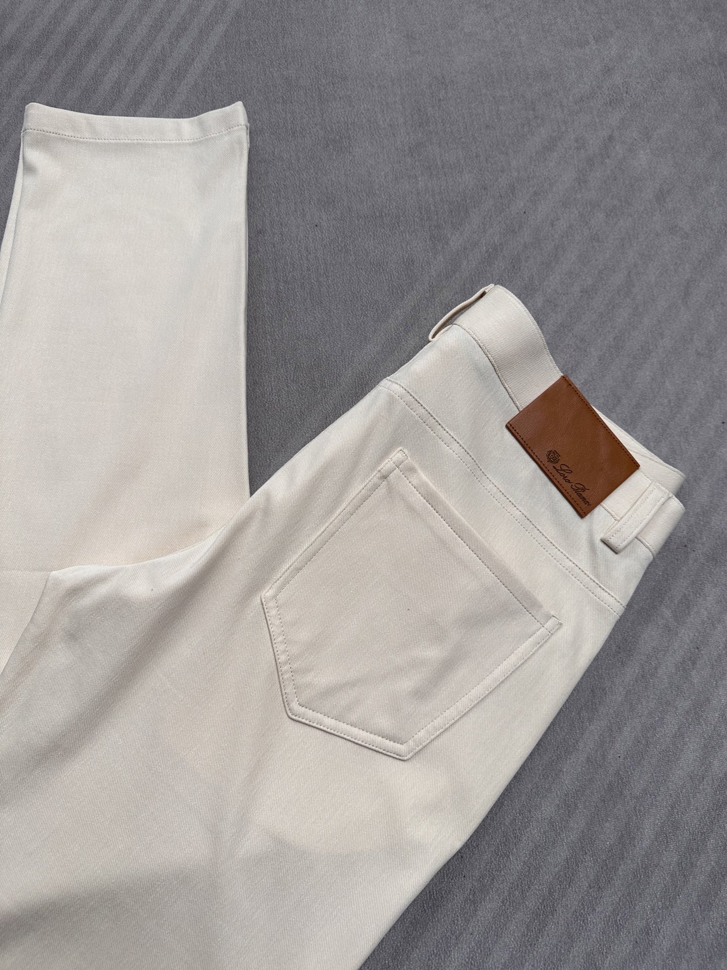 Loro Piana诺悠翩雅26SS早春新款五袋款休闲裤 面料精选斜纹高弹面料 柔软舒适 经典百搭 老钱