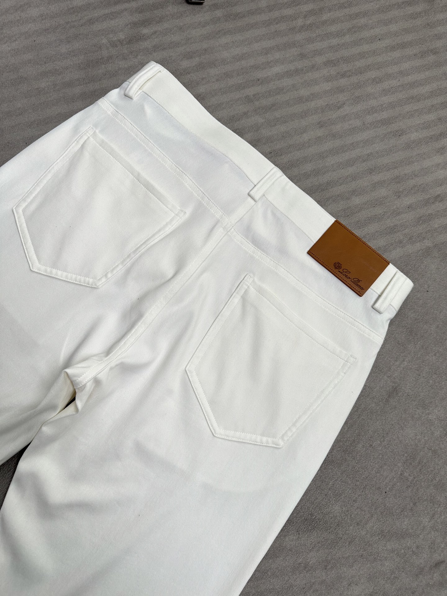 Loro Piana诺悠翩雅26SS早春新款五袋款休闲裤 面料精选斜纹高弹面料 柔软舒适 经典百搭 老钱