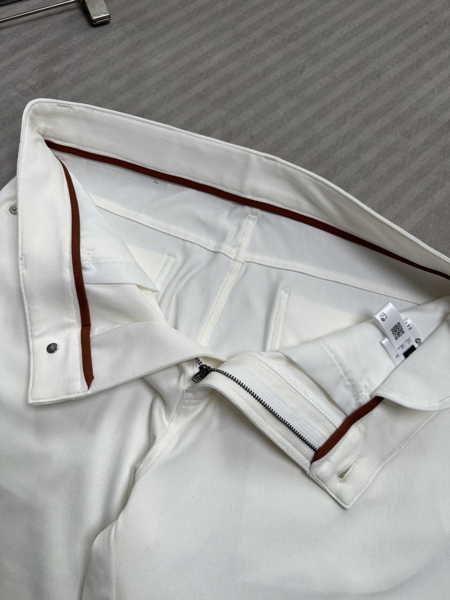 Loro Piana诺悠翩雅26SS早春新款五袋款休闲裤 面料精选斜纹高弹面料 柔软舒适 经典百搭 老钱