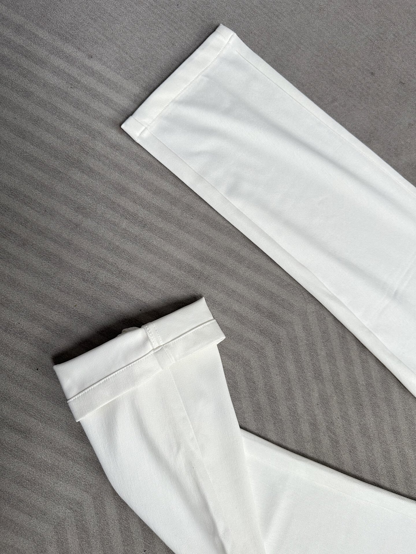 Loro Piana诺悠翩雅26SS早春新款五袋款休闲裤 面料精选斜纹高弹面料 柔软舒适 经典百搭 老钱