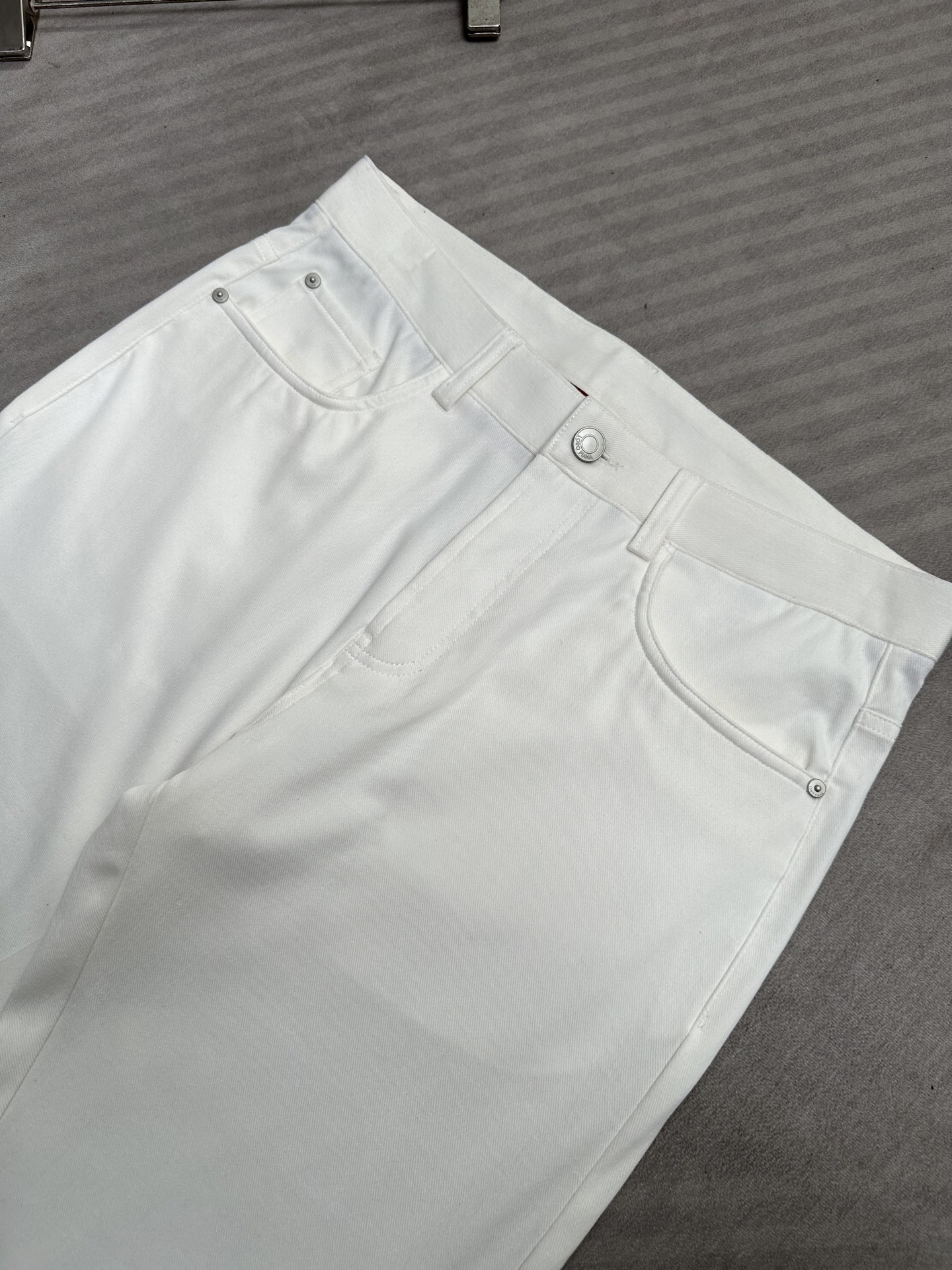 Loro Piana诺悠翩雅26SS早春新款五袋款休闲裤 面料精选斜纹高弹面料 柔软舒适 经典百搭 老钱