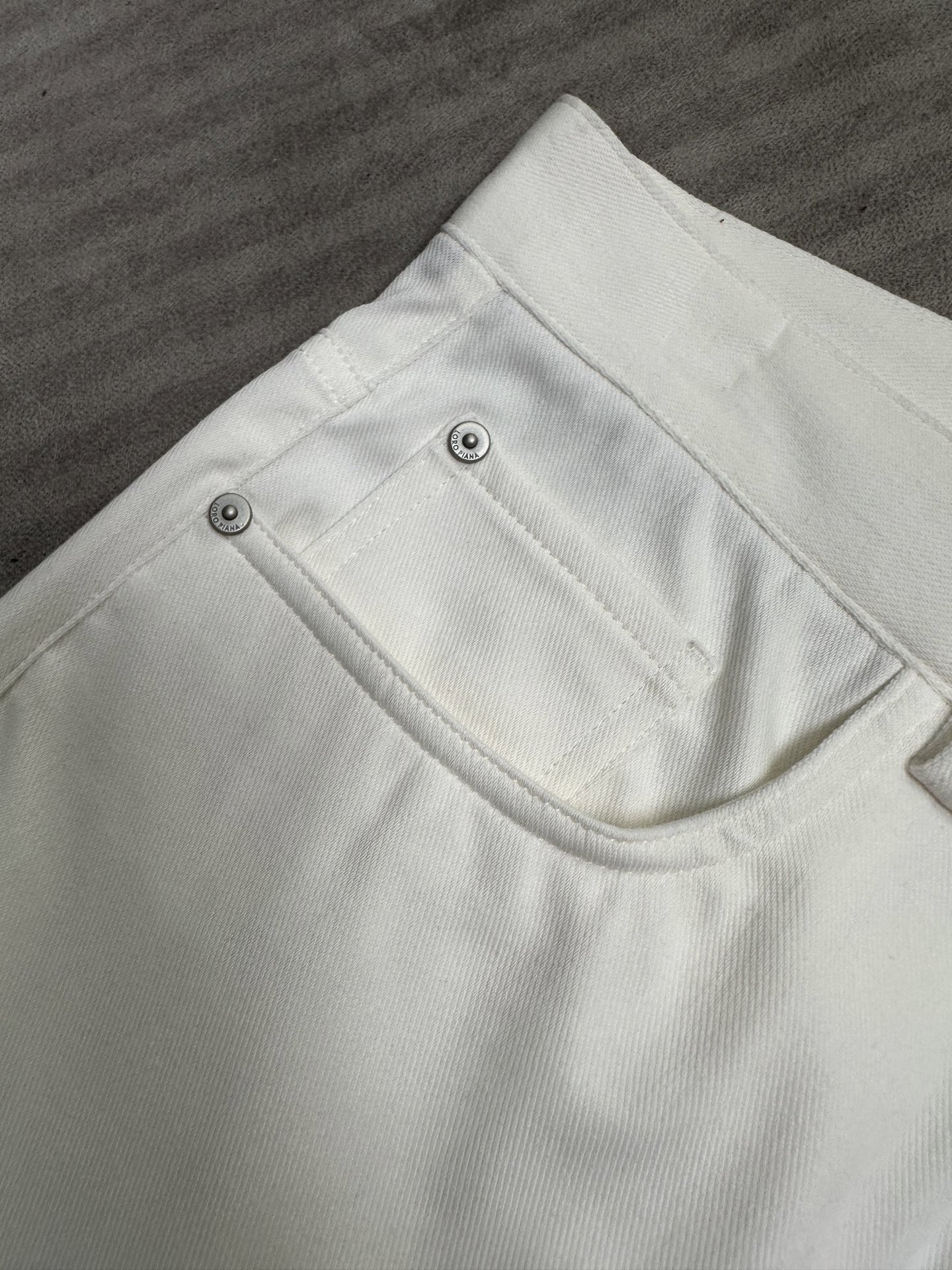 Loro Piana诺悠翩雅26SS早春新款五袋款休闲裤 面料精选斜纹高弹面料 柔软舒适 经典百搭 老钱