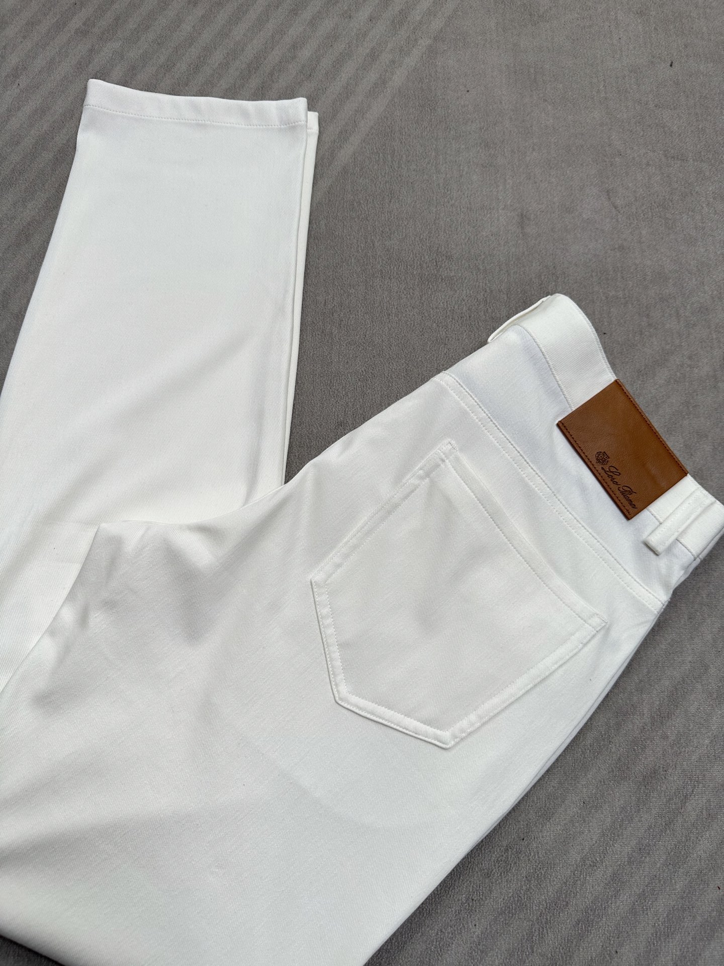 Loro Piana诺悠翩雅26SS早春新款五袋款休闲裤 面料精选斜纹高弹面料 柔软舒适 经典百搭 老钱