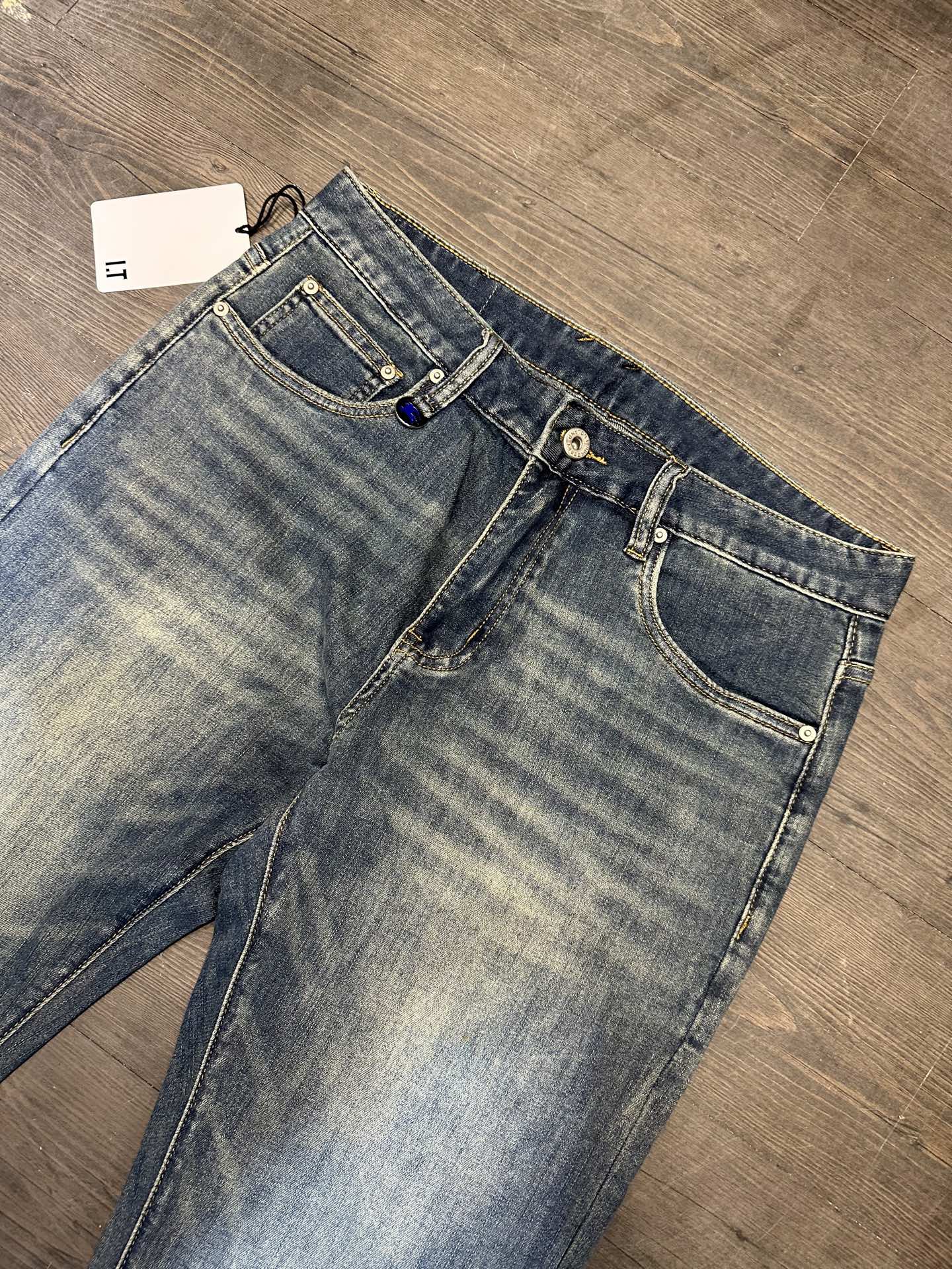 🔥Burberry 巴宝莉26SS春夏新款五袋款牛仔裤，面料精选高弹牛仔面料 轻薄柔软舒适 定制高端五金