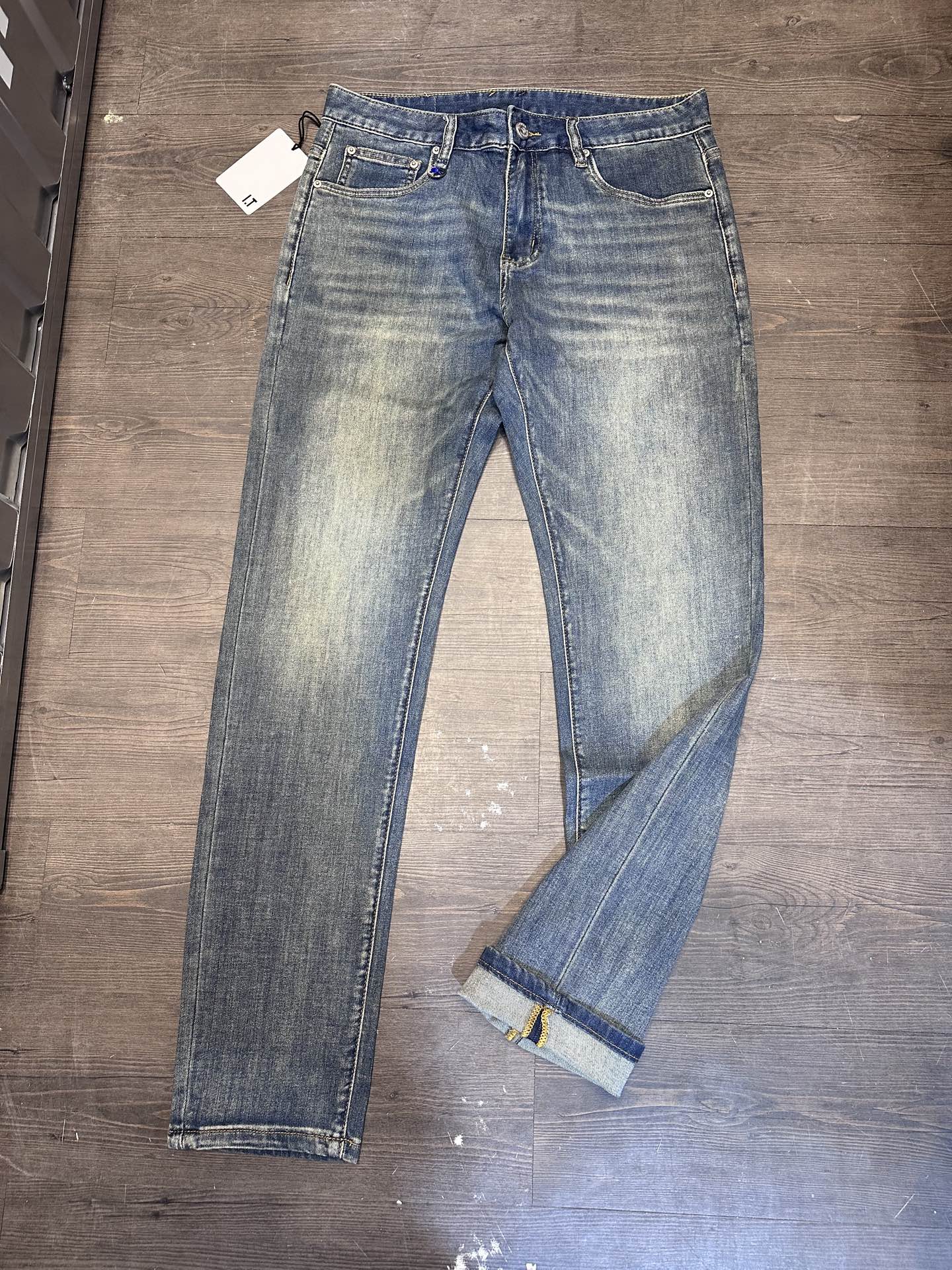 🔥Burberry 巴宝莉26SS春夏新款五袋款牛仔裤，面料精选高弹牛仔面料 轻薄柔软舒适 定制高端五金