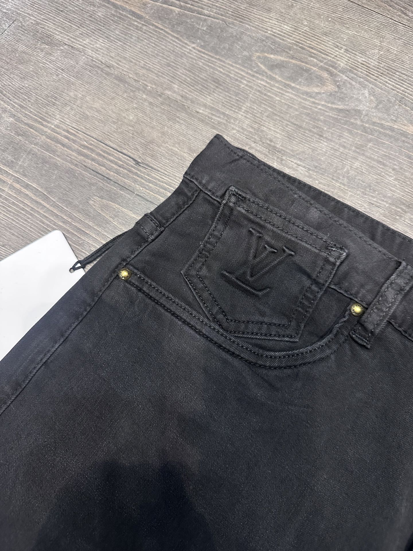 🔥LV驴家26SS春夏新款五袋款牛仔裤，面料精选高弹牛仔面料 轻薄柔软舒适 定制高端五金 细节彰显品质 