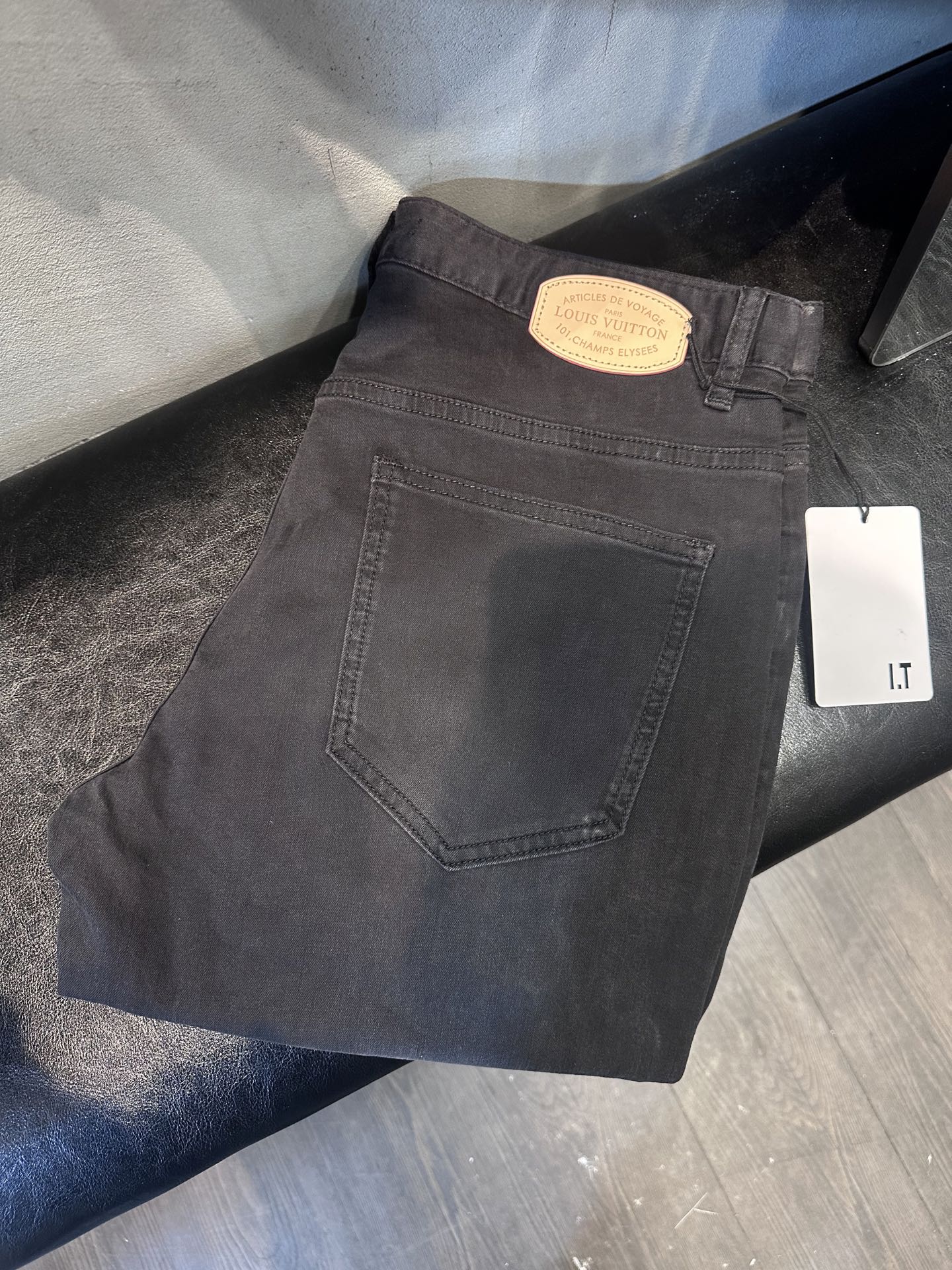 . 613983_320 613983_320