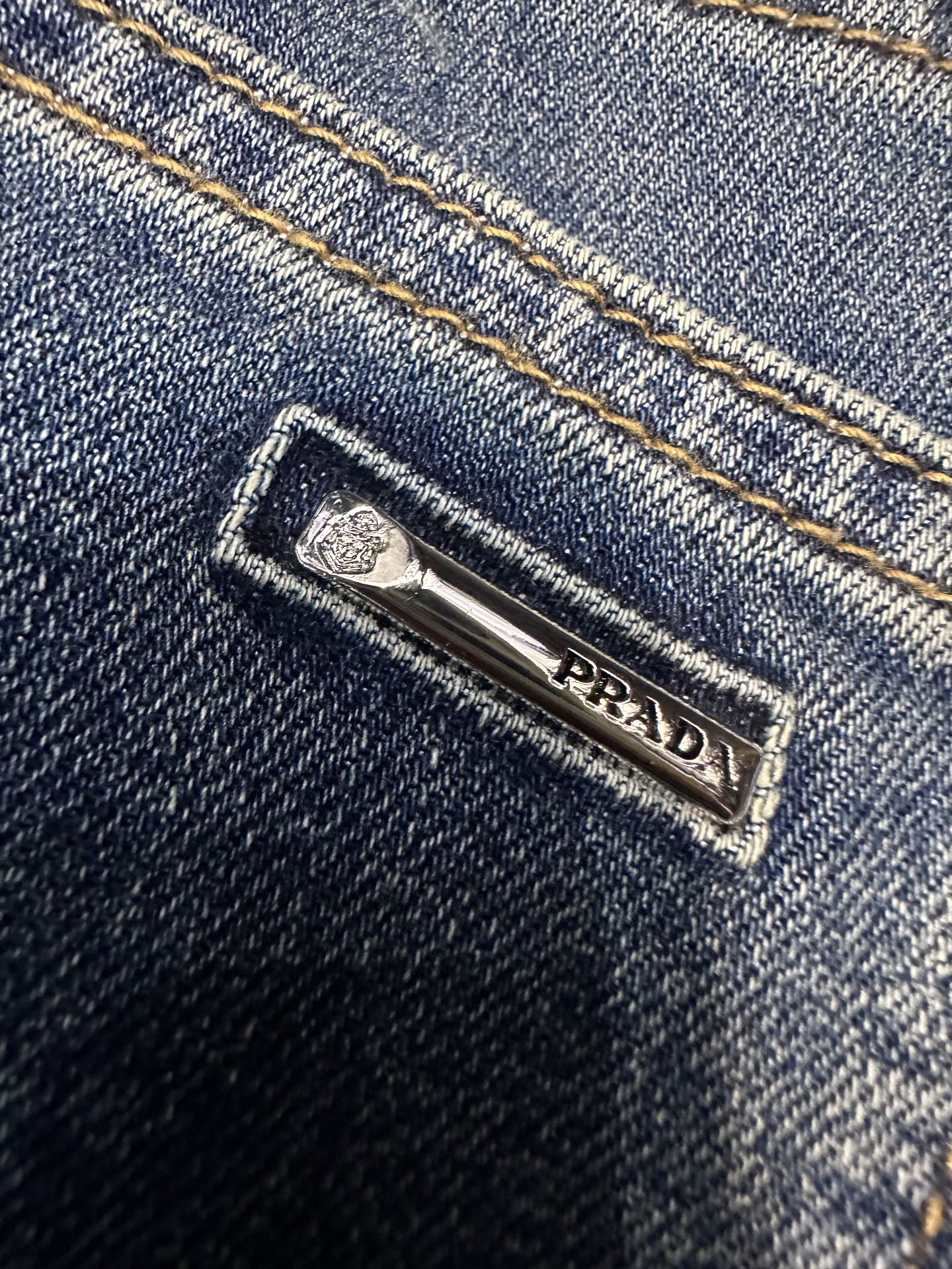 🔥PRADA普拉达26SS春夏新款五袋款牛仔裤，面料精选高弹牛仔面料 轻薄柔软舒适 定制高端五金 细节彰