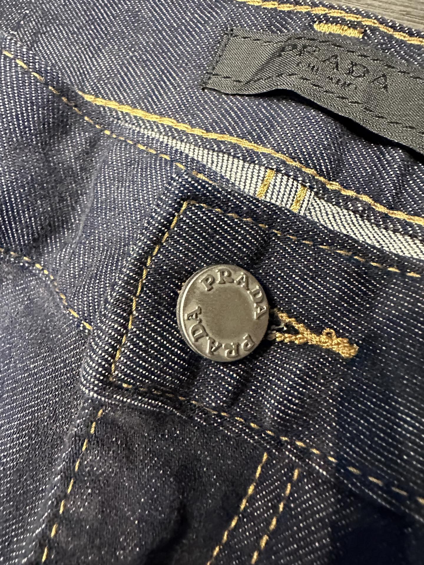 🔥PRADA普拉达26SS春夏新款五袋款牛仔裤，面料精选高弹牛仔面料 轻薄柔软舒适 定制高端五金 细节彰