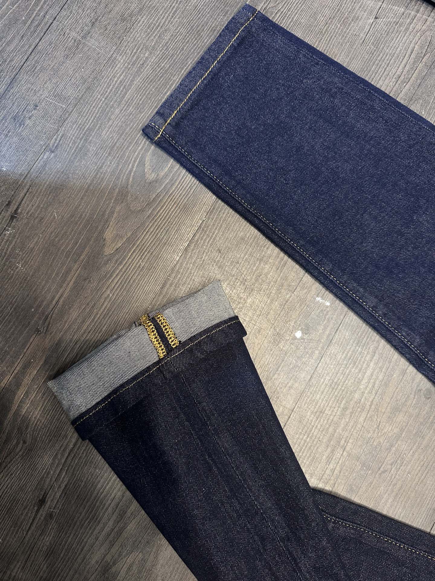 🔥PRADA普拉达26SS春夏新款五袋款牛仔裤，面料精选高弹牛仔面料 轻薄柔软舒适 定制高端五金 细节彰