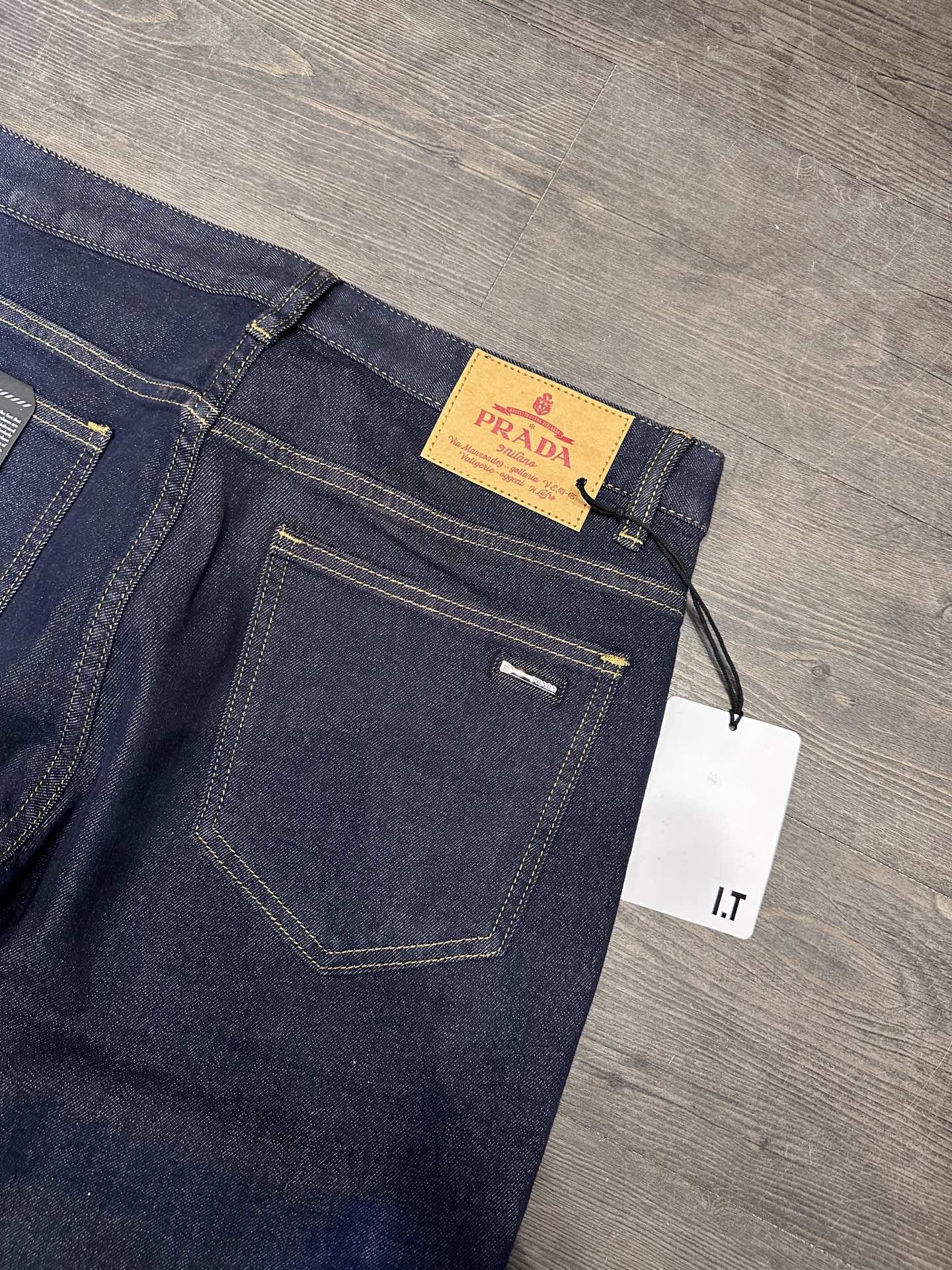 🔥PRADA普拉达26SS春夏新款五袋款牛仔裤，面料精选高弹牛仔面料 轻薄柔软舒适 定制高端五金 细节彰