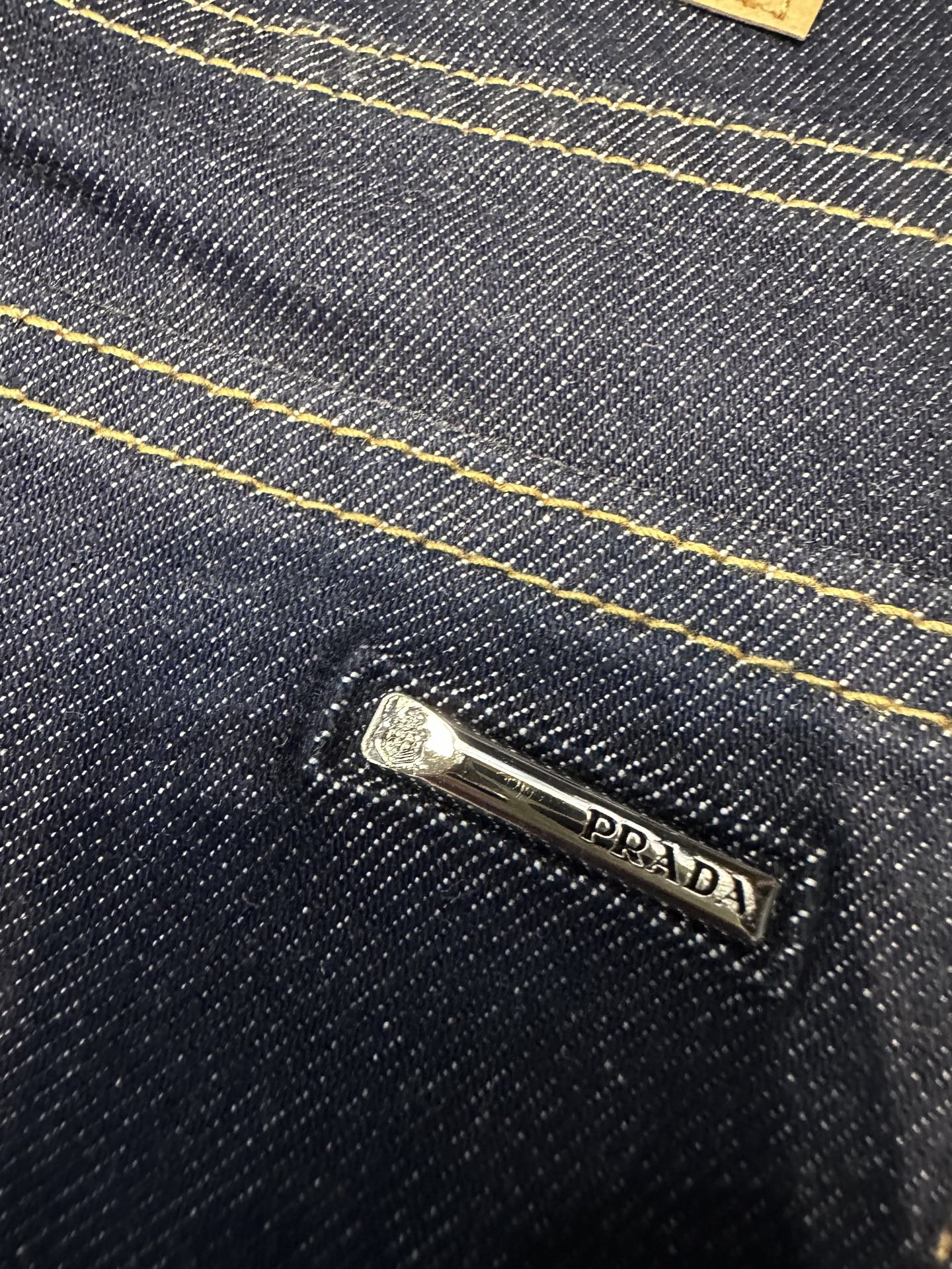 🔥PRADA普拉达26SS春夏新款五袋款牛仔裤，面料精选高弹牛仔面料 轻薄柔软舒适 定制高端五金 细节彰