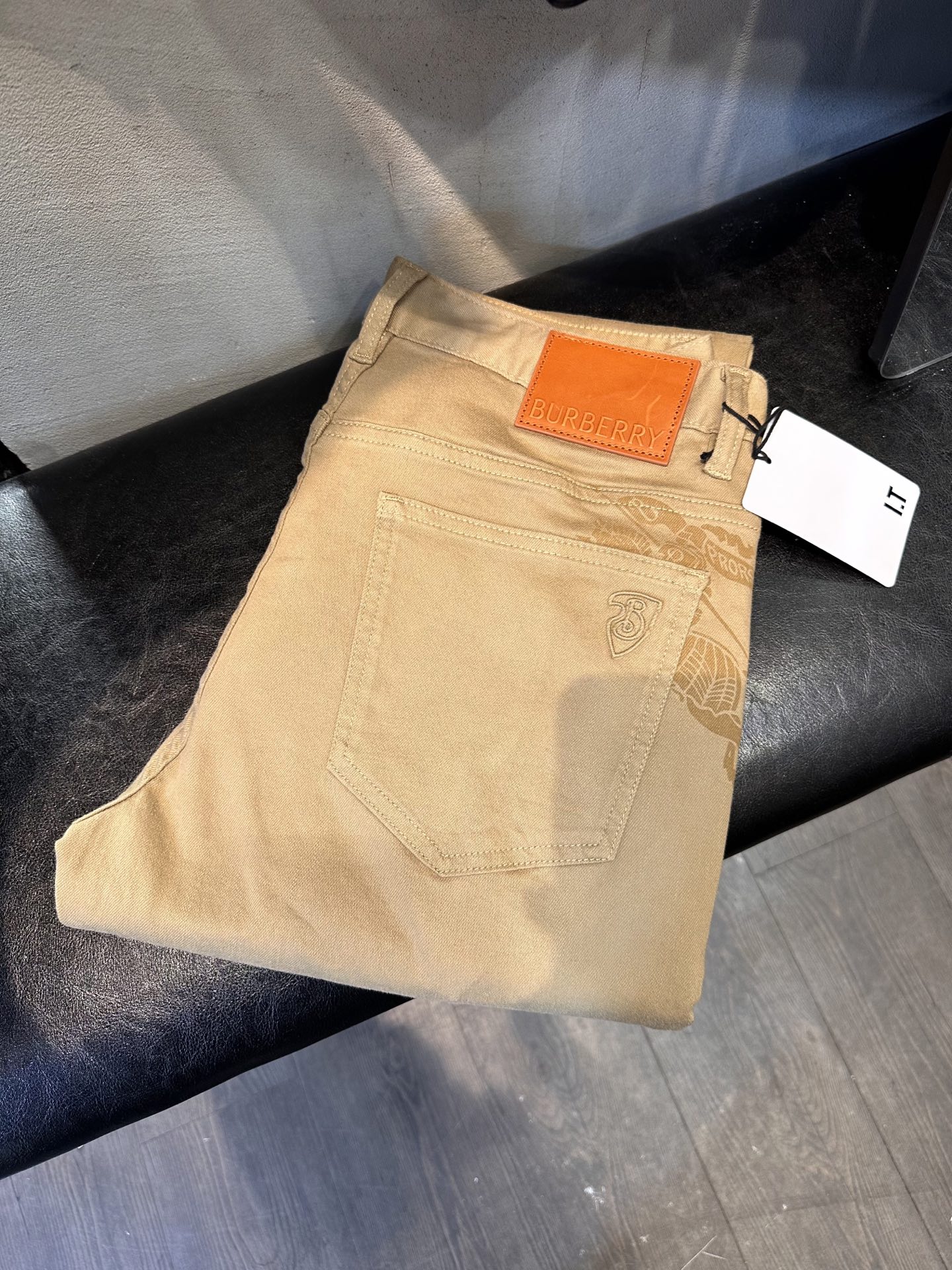 . 613989_320 613989_320