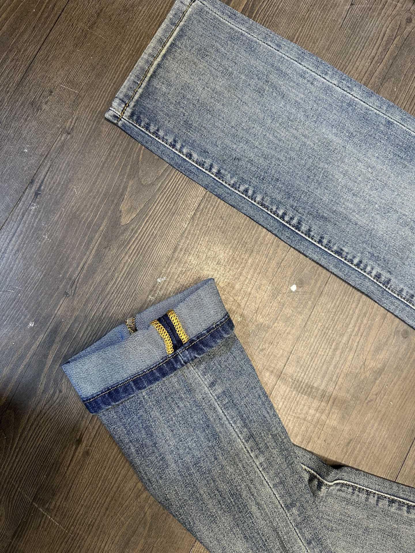 🔥Burberry 巴宝莉26SS春夏新款五袋款牛仔裤，面料精选高弹牛仔面料 轻薄柔软舒适 定制高端五金