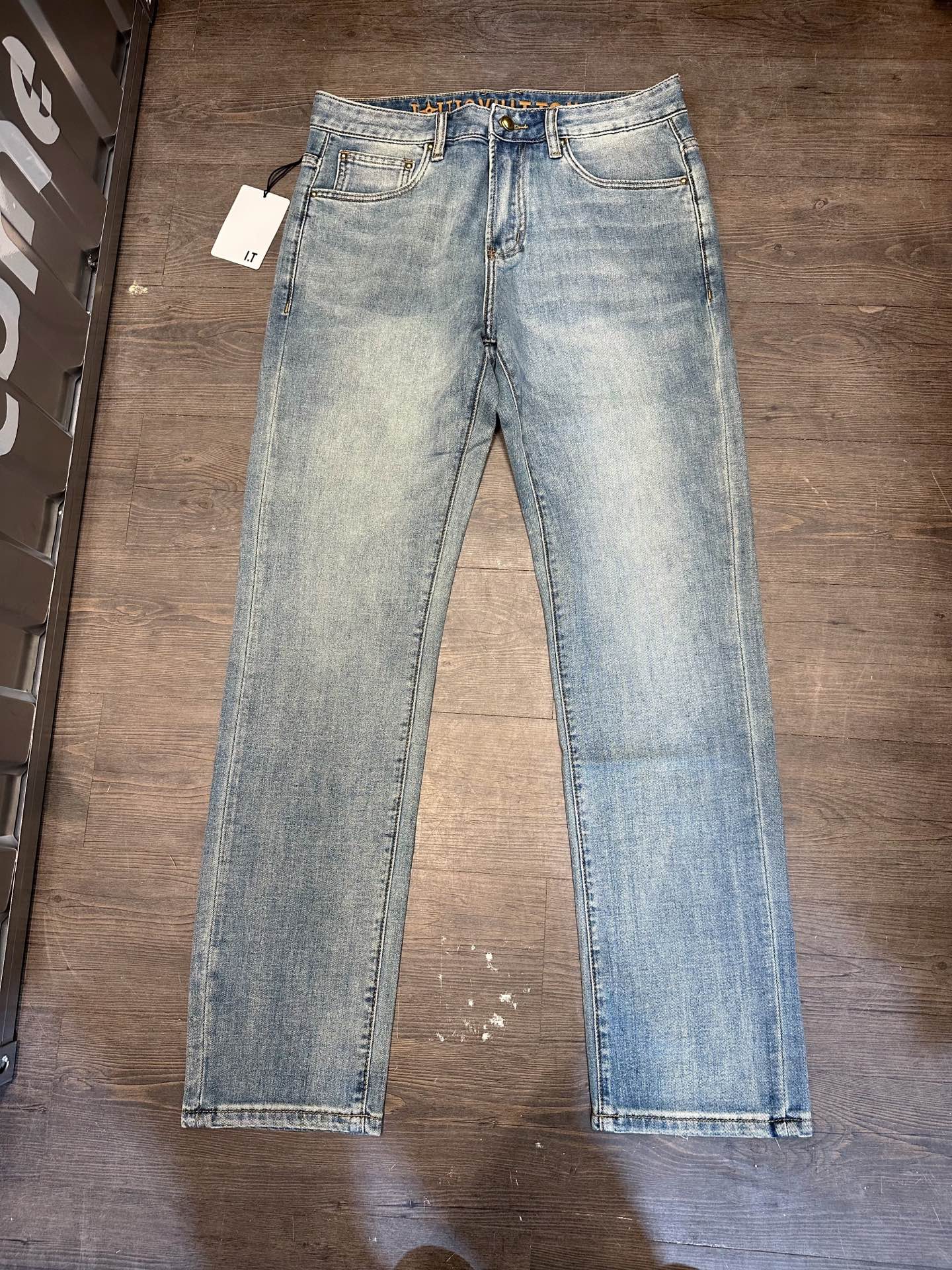 🔥LV驴家26SS春夏新款五袋款牛仔裤，面料精选高弹牛仔面料 轻薄柔软舒适 定制高端五金 细节彰显品质 