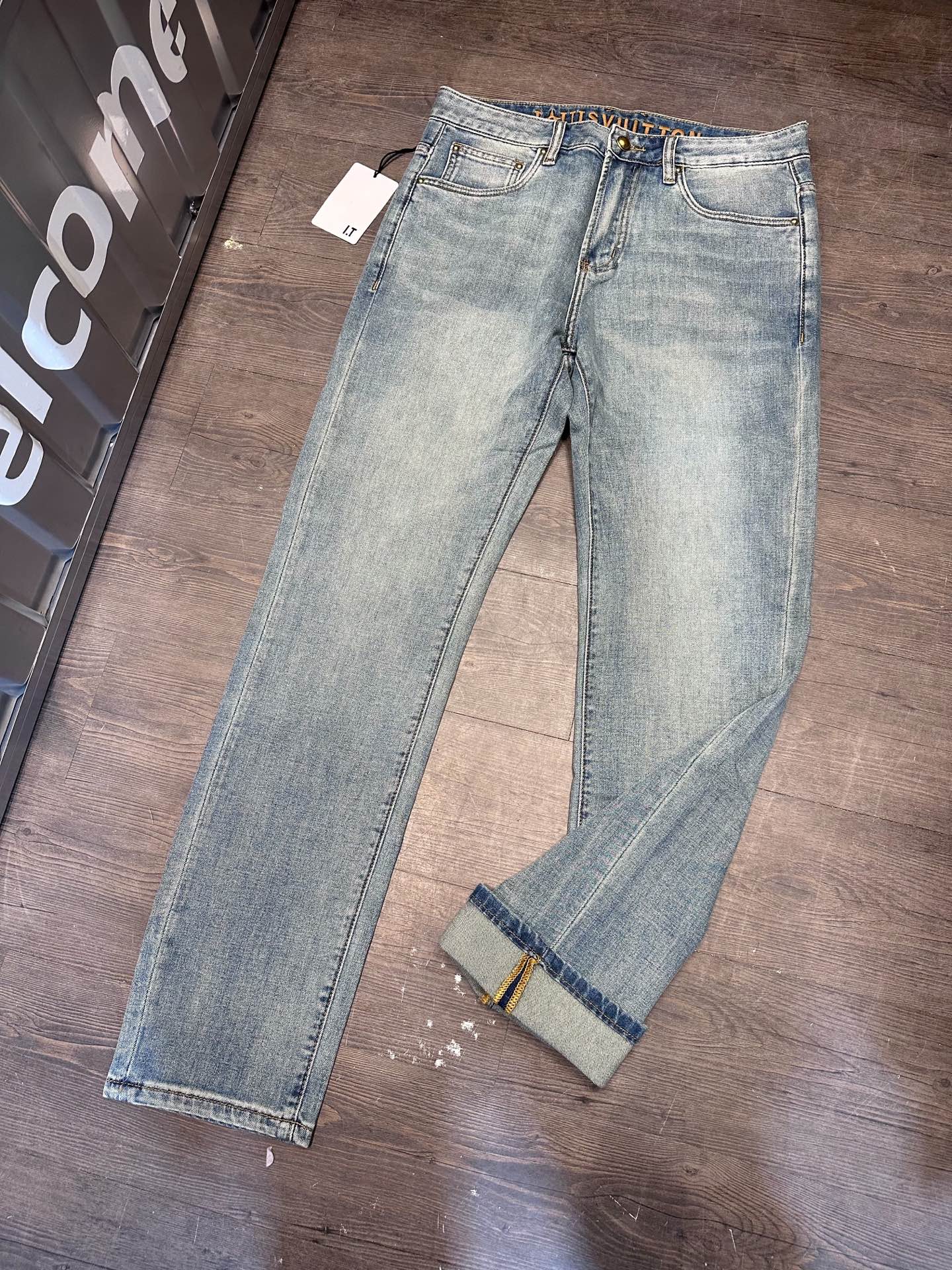 🔥LV驴家26SS春夏新款五袋款牛仔裤，面料精选高弹牛仔面料 轻薄柔软舒适 定制高端五金 细节彰显品质 