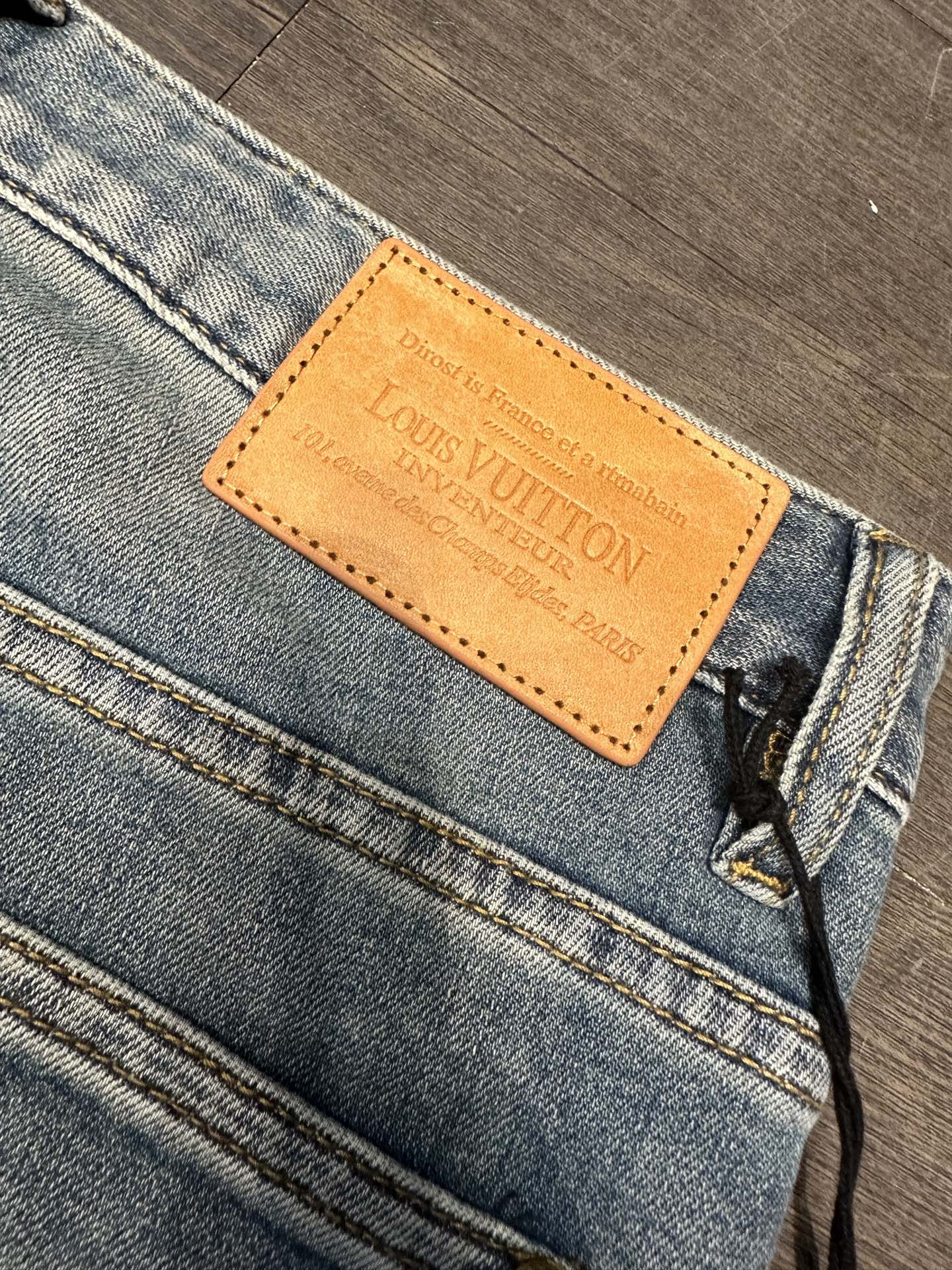 🔥LV驴家26SS春夏新款五袋款牛仔裤，面料精选高弹牛仔面料 轻薄柔软舒适 定制高端五金 细节彰显品质 