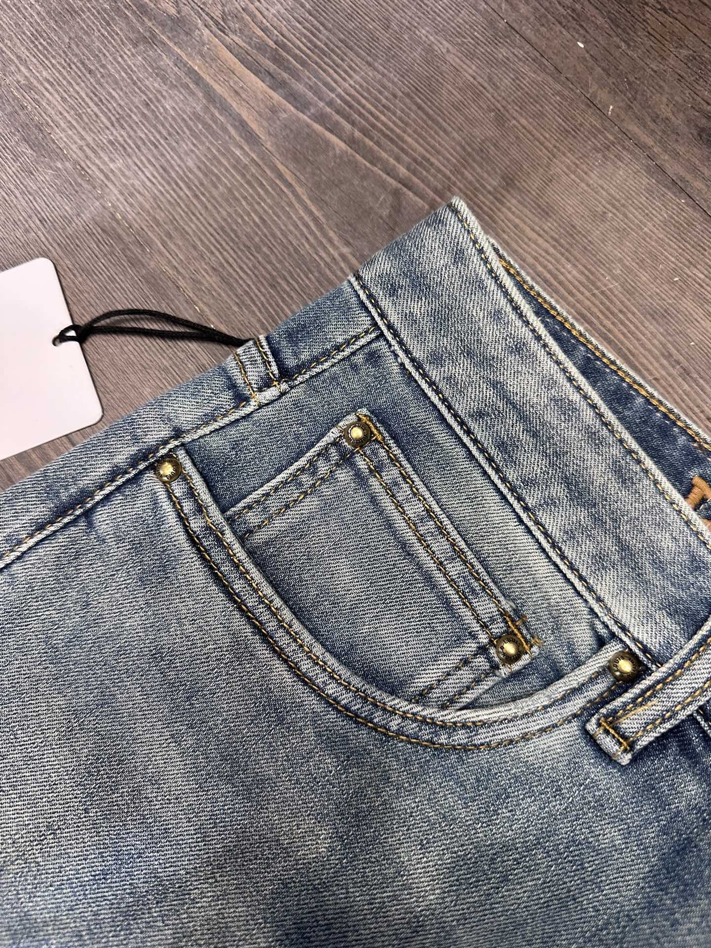 🔥LV驴家26SS春夏新款五袋款牛仔裤，面料精选高弹牛仔面料 轻薄柔软舒适 定制高端五金 细节彰显品质 