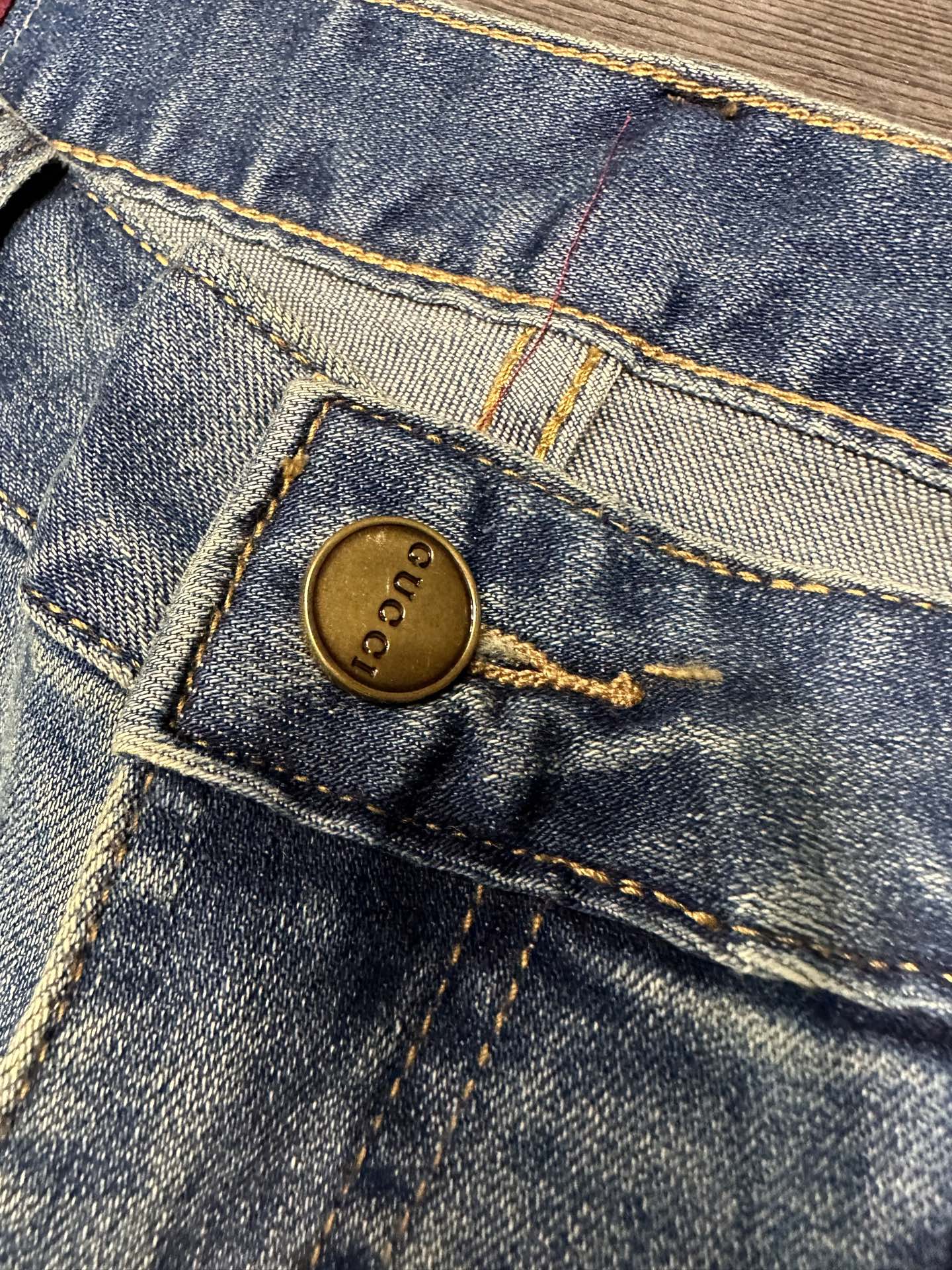 🔥Burberry 巴宝莉26SS春夏新款五袋款牛仔裤，面料精选高弹牛仔面料 轻薄柔软舒适 定制高端五金