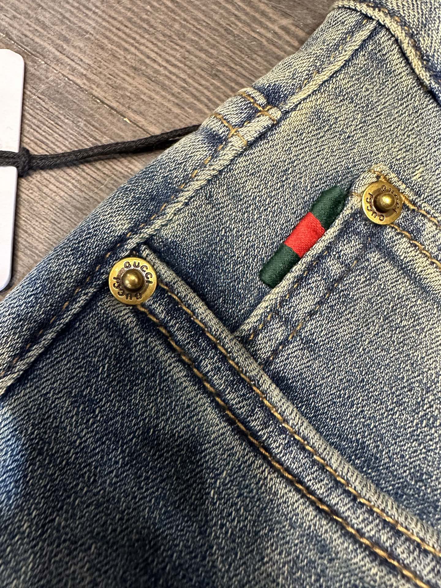 🔥Burberry 巴宝莉26SS春夏新款五袋款牛仔裤，面料精选高弹牛仔面料 轻薄柔软舒适 定制高端五金