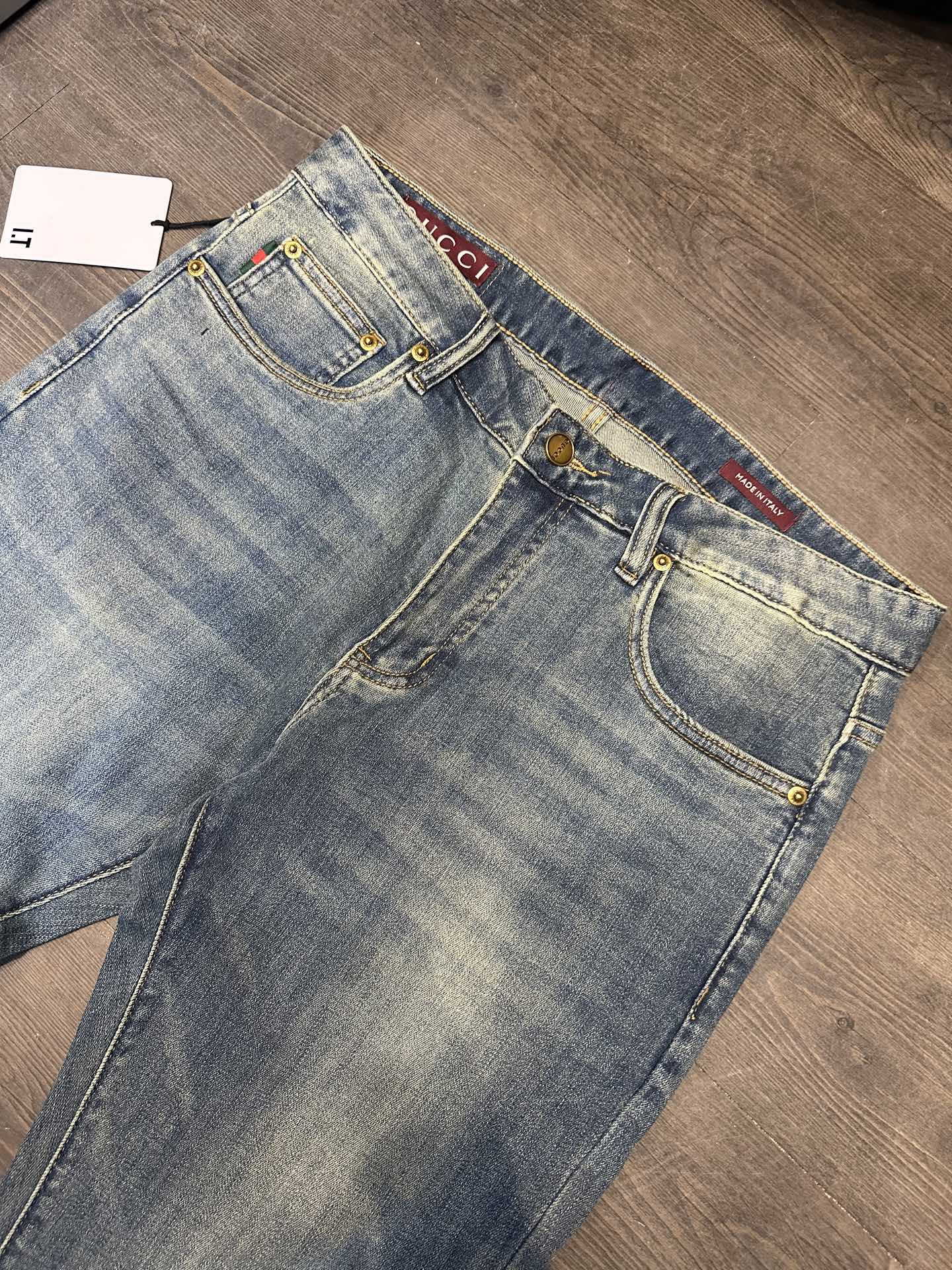 🔥Burberry 巴宝莉26SS春夏新款五袋款牛仔裤，面料精选高弹牛仔面料 轻薄柔软舒适 定制高端五金