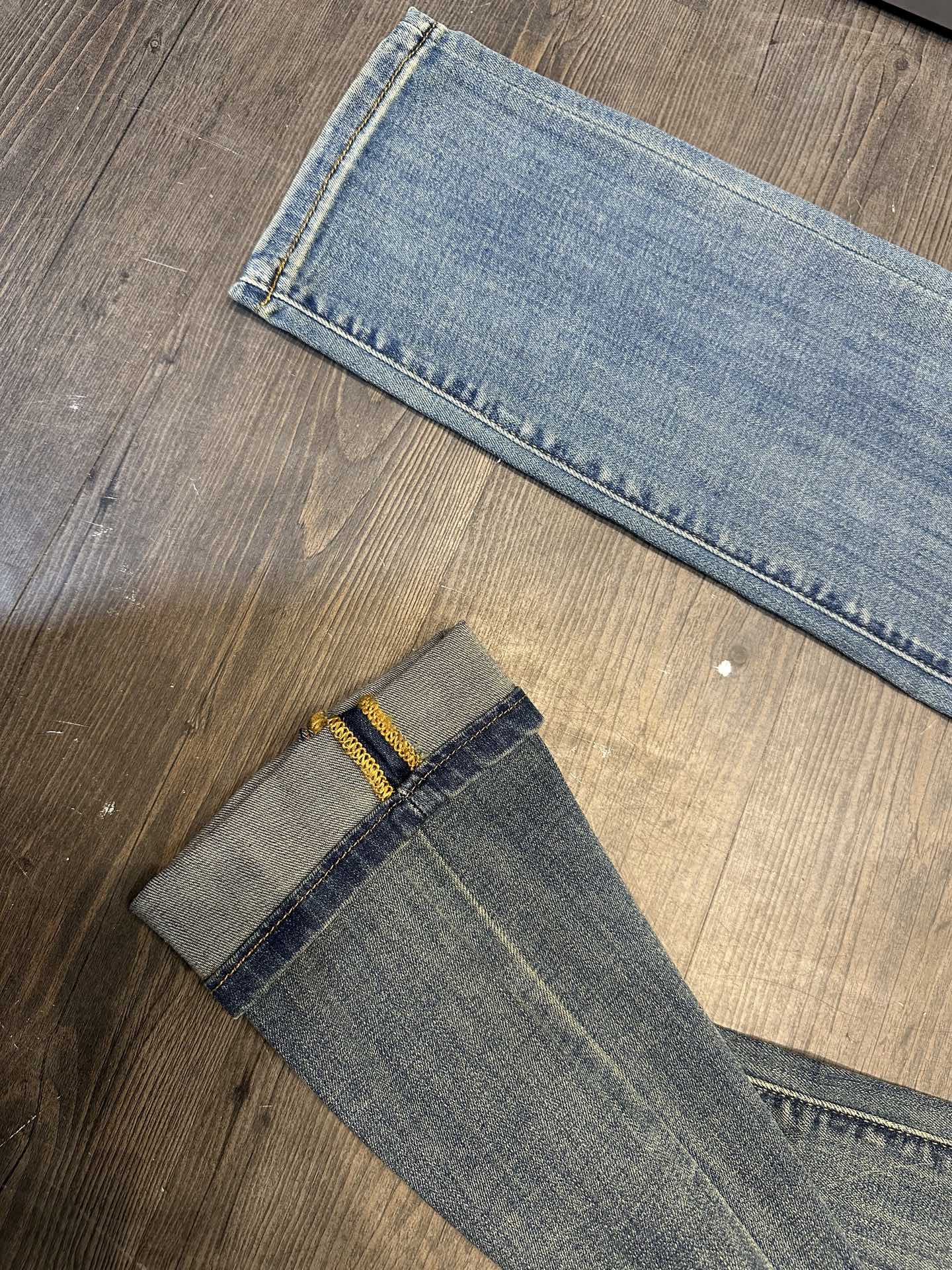 🔥Burberry 巴宝莉26SS春夏新款五袋款牛仔裤，面料精选高弹牛仔面料 轻薄柔软舒适 定制高端五金