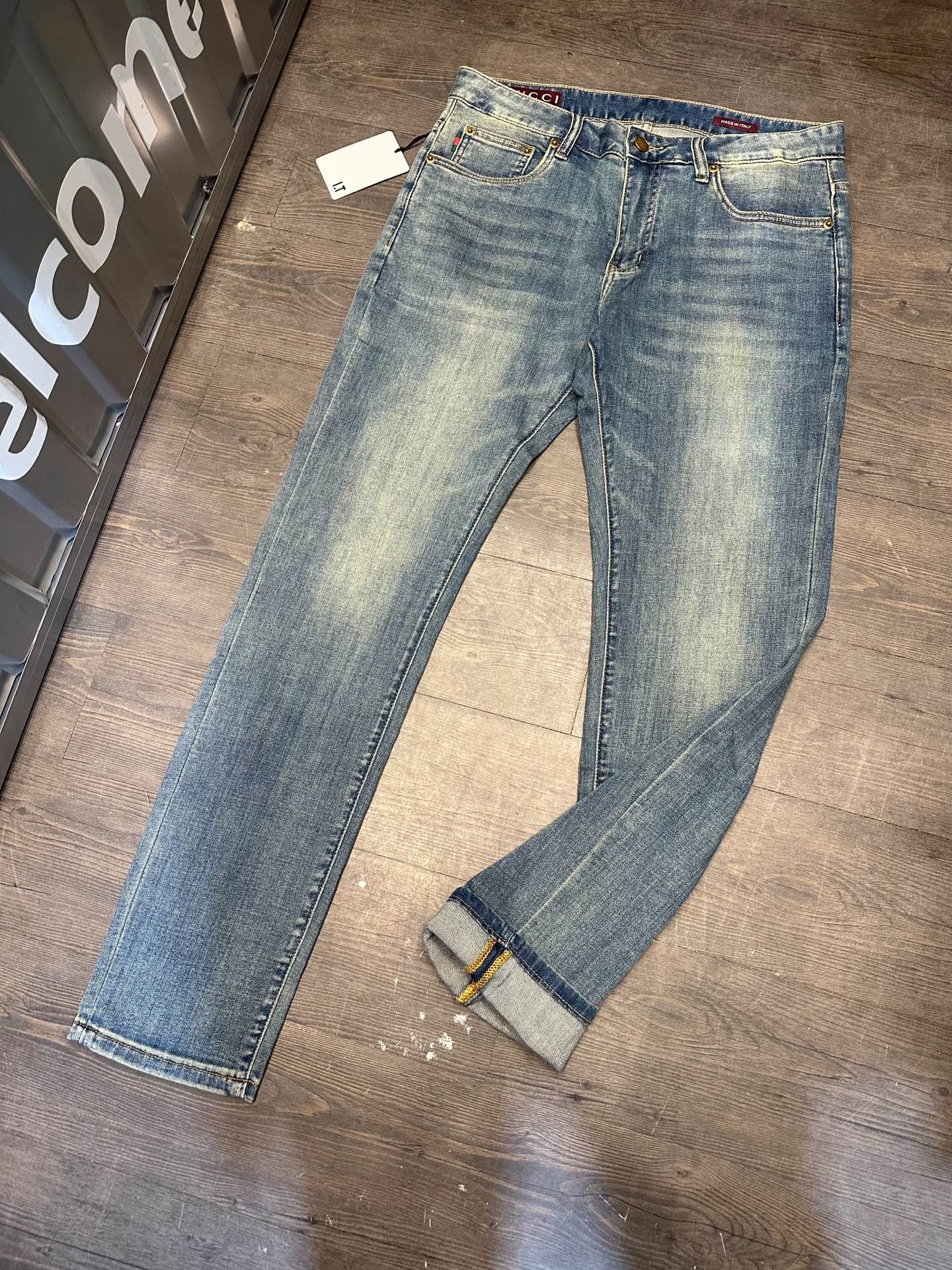 🔥Burberry 巴宝莉26SS春夏新款五袋款牛仔裤，面料精选高弹牛仔面料 轻薄柔软舒适 定制高端五金