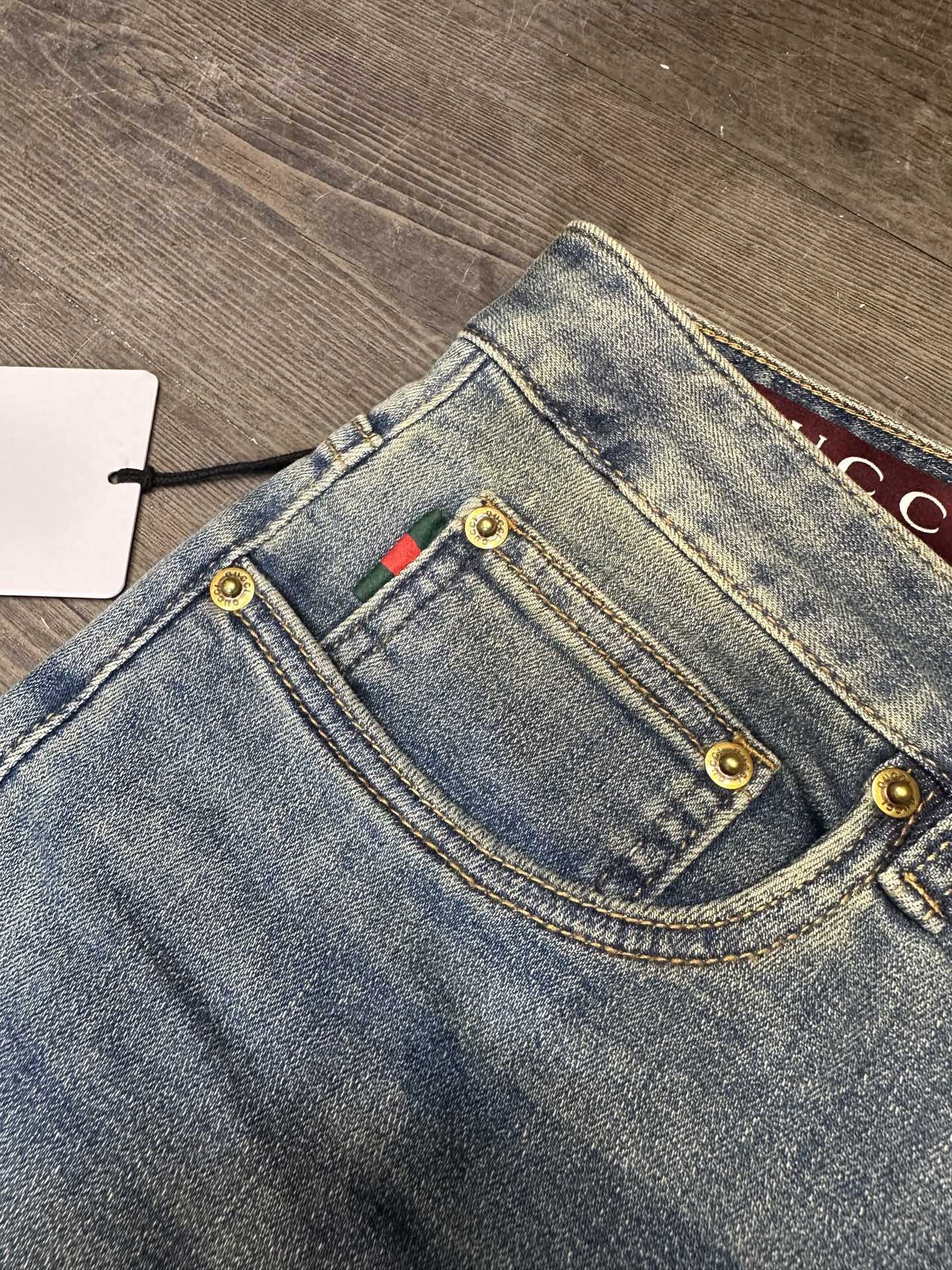 🔥Burberry 巴宝莉26SS春夏新款五袋款牛仔裤，面料精选高弹牛仔面料 轻薄柔软舒适 定制高端五金