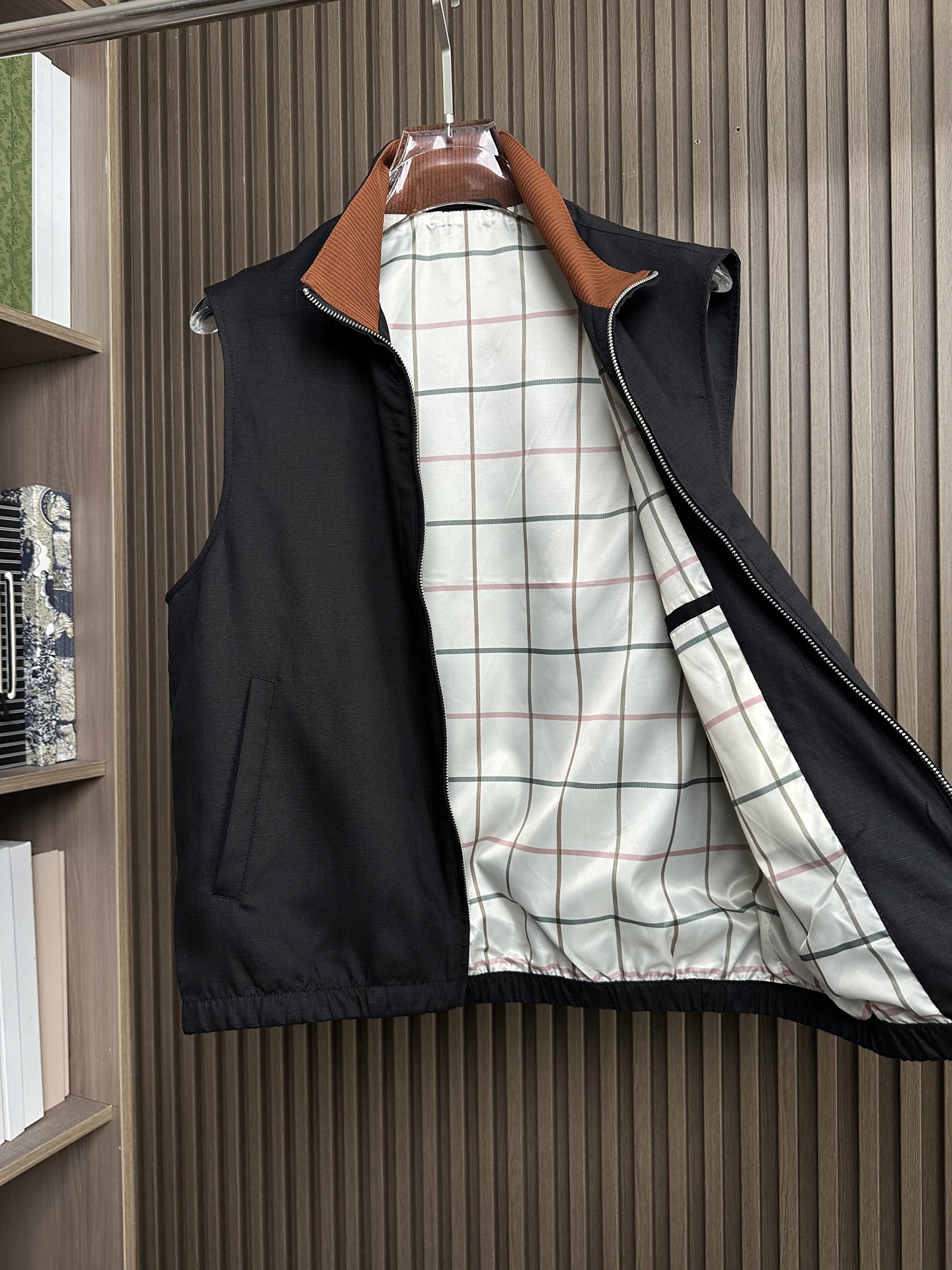 26ss 早春新品Loro piana轻奢立领马甲 | 把高级感穿在日常甄选高支面料，触感软糯，垂坠有型