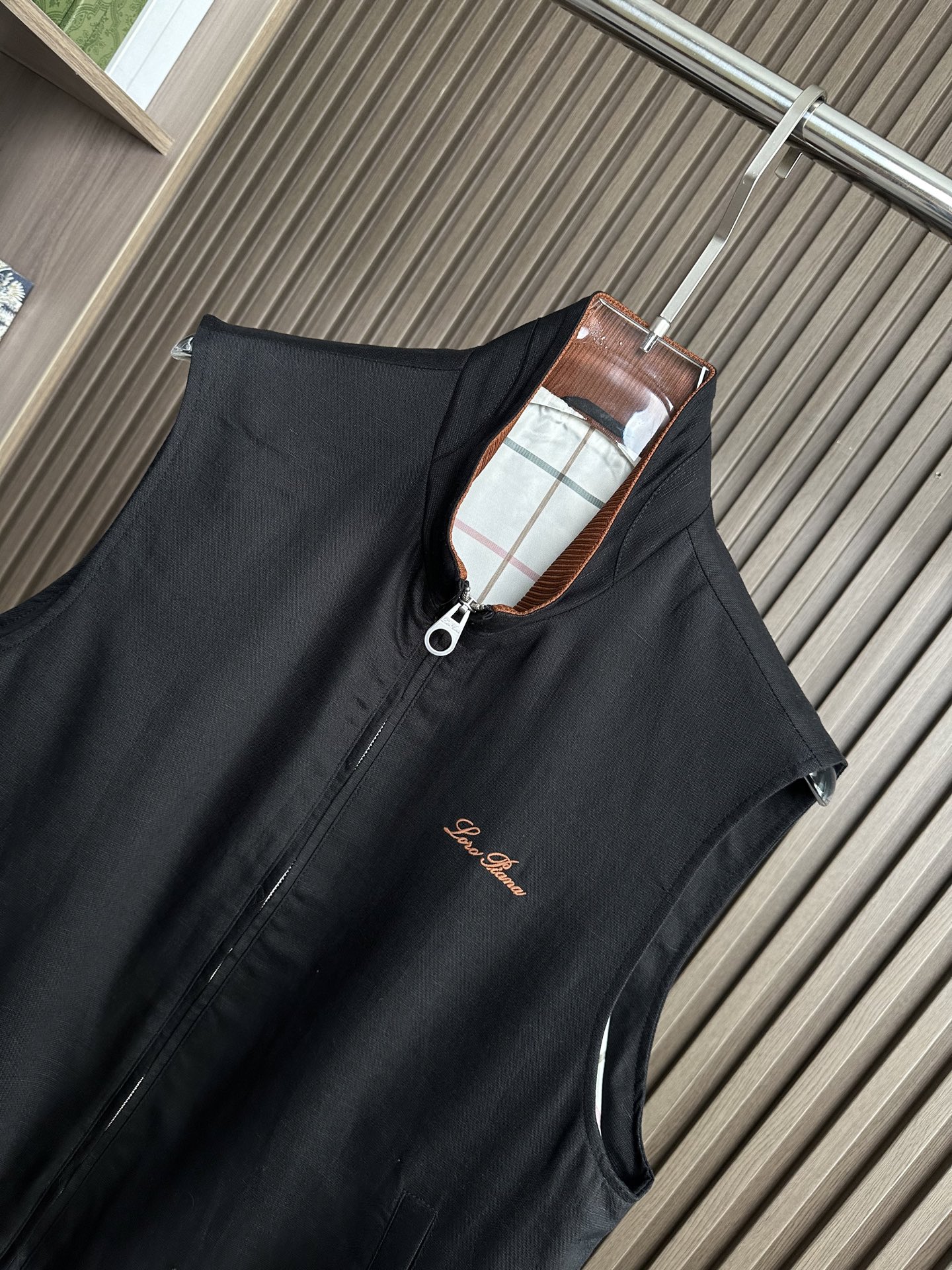 26ss 早春新品Loro piana轻奢立领马甲 | 把高级感穿在日常甄选高支面料，触感软糯，垂坠有型