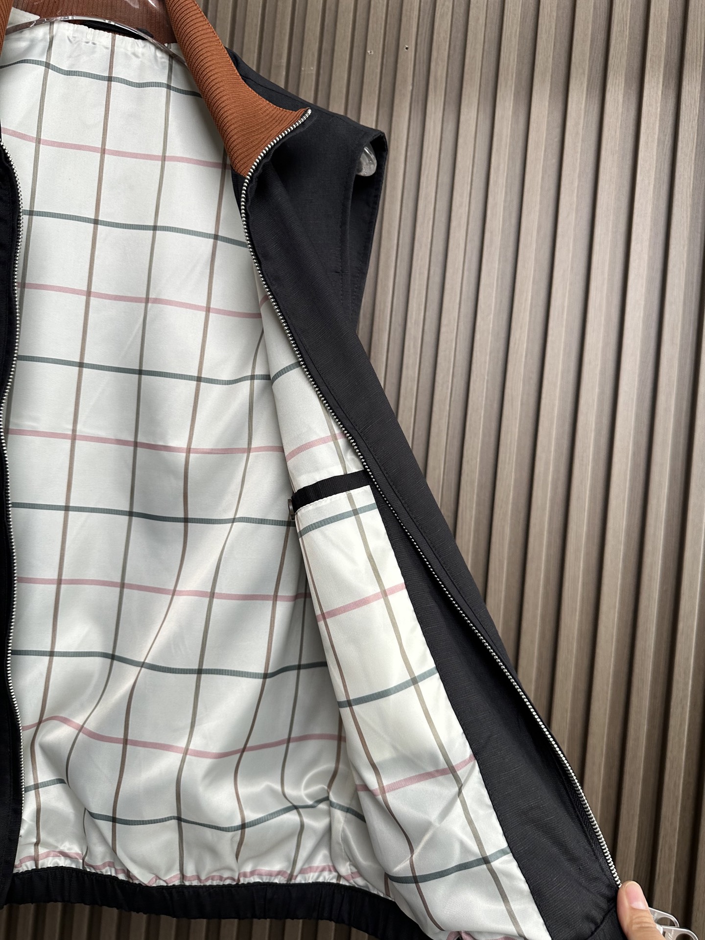 26ss 早春新品Loro piana轻奢立领马甲 | 把高级感穿在日常甄选高支面料，触感软糯，垂坠有型