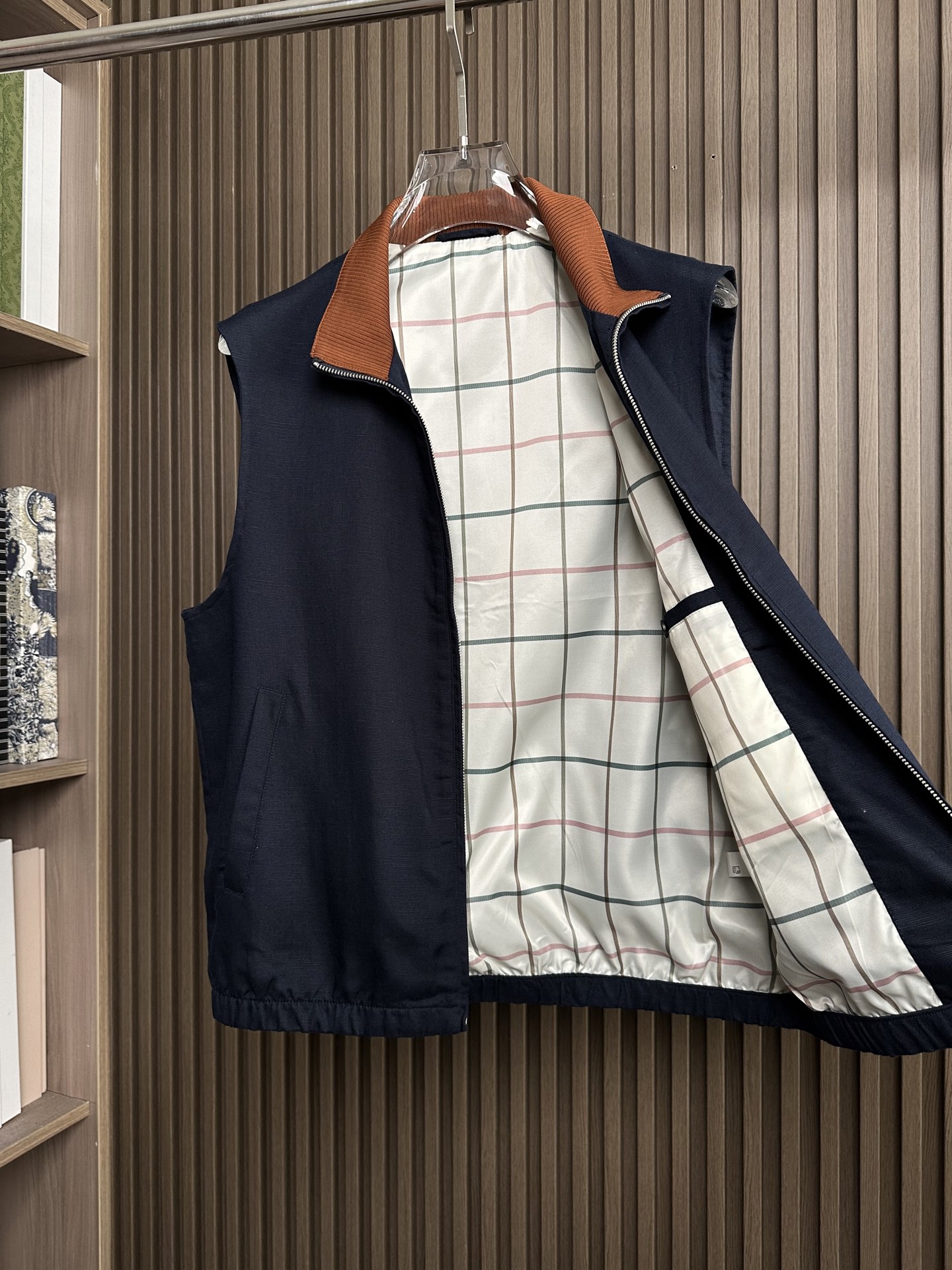 26ss 早春新品Loro piana轻奢立领马甲 | 把高级感穿在日常甄选高支面料，触感软糯，垂坠有型