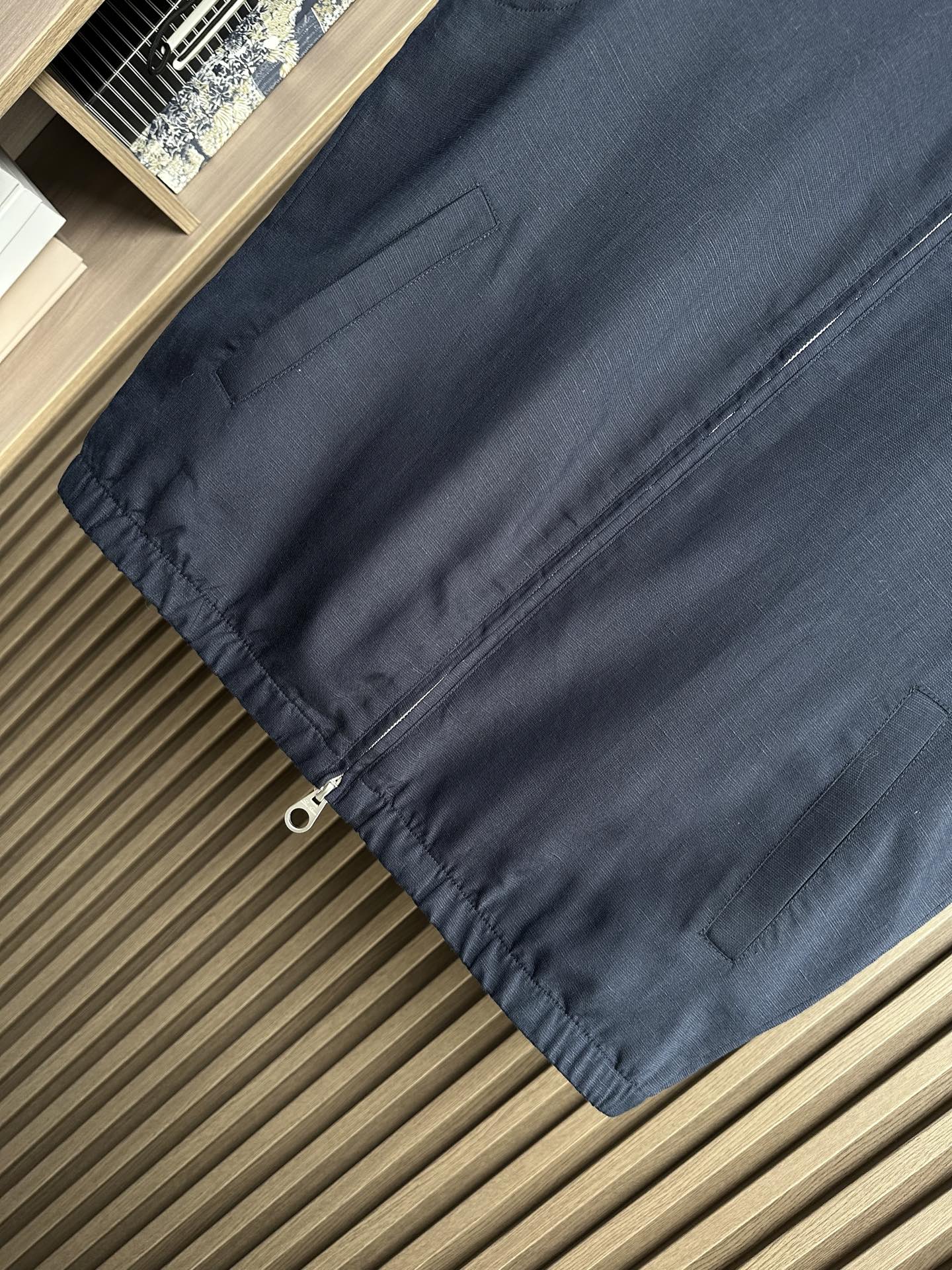 26ss 早春新品Loro piana轻奢立领马甲 | 把高级感穿在日常甄选高支面料，触感软糯，垂坠有型