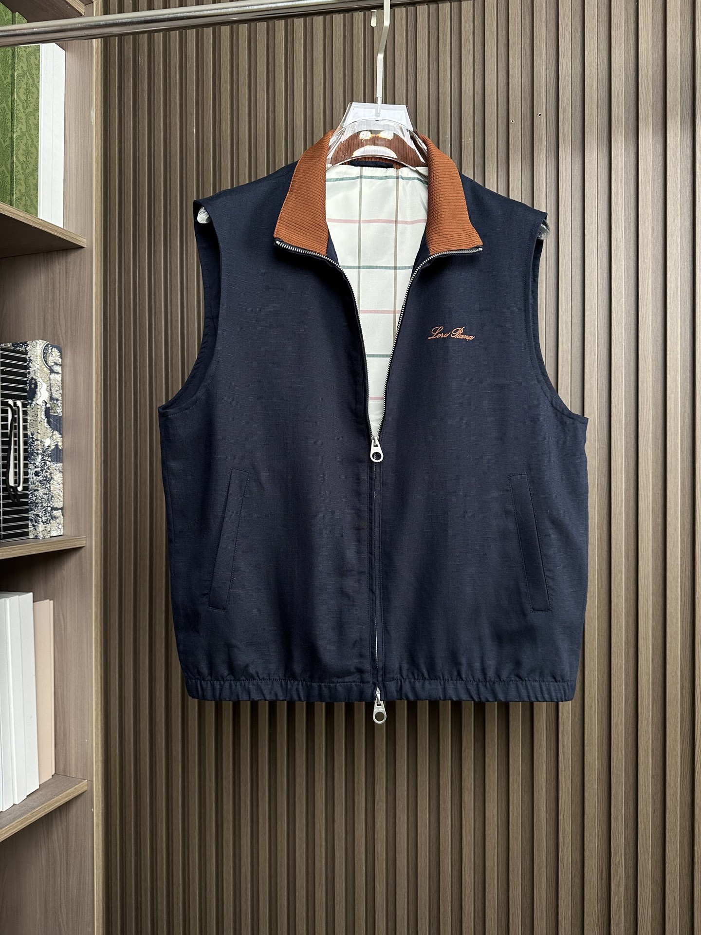 26ss 早春新品Loro piana轻奢立领马甲 | 把高级感穿在日常甄选高支面料，触感软糯，垂坠有型