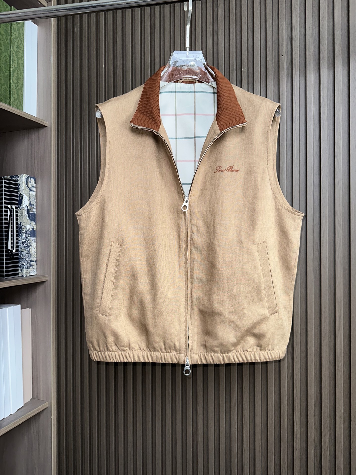 26ss 早春新品Loro piana轻奢立领马甲 | 把高级感穿在日常甄选高支面料，触感软糯，垂坠有型