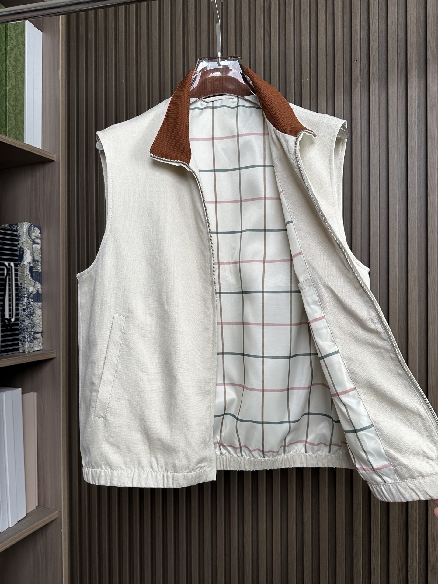 26ss 早春新品Loro piana轻奢立领马甲 | 把高级感穿在日常甄选高支面料，触感软糯，垂坠有型