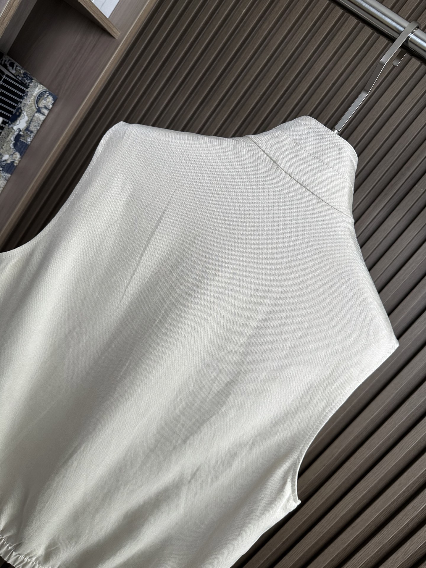 26ss 早春新品Loro piana轻奢立领马甲 | 把高级感穿在日常甄选高支面料，触感软糯，垂坠有型