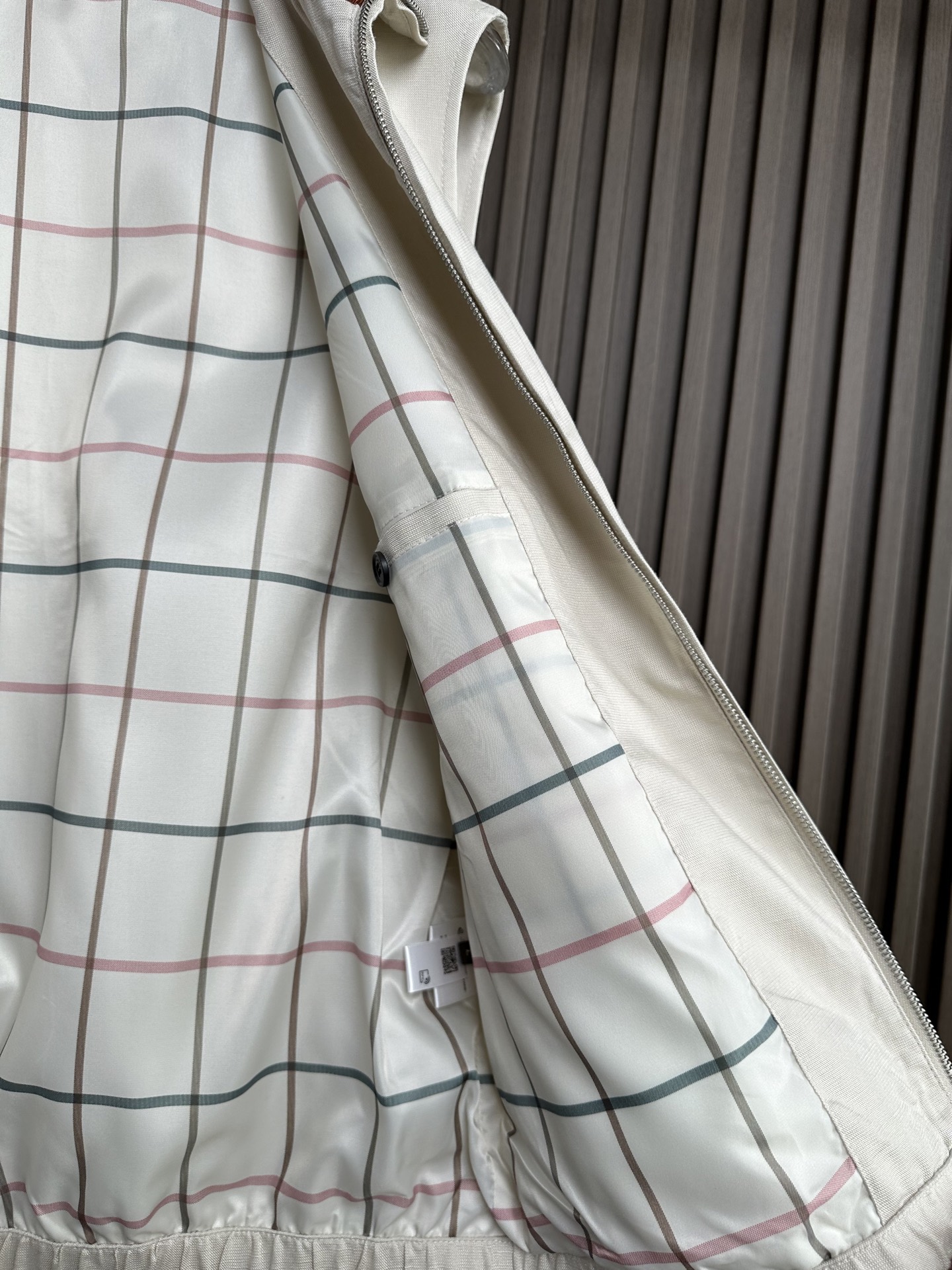 26ss 早春新品Loro piana轻奢立领马甲 | 把高级感穿在日常甄选高支面料，触感软糯，垂坠有型