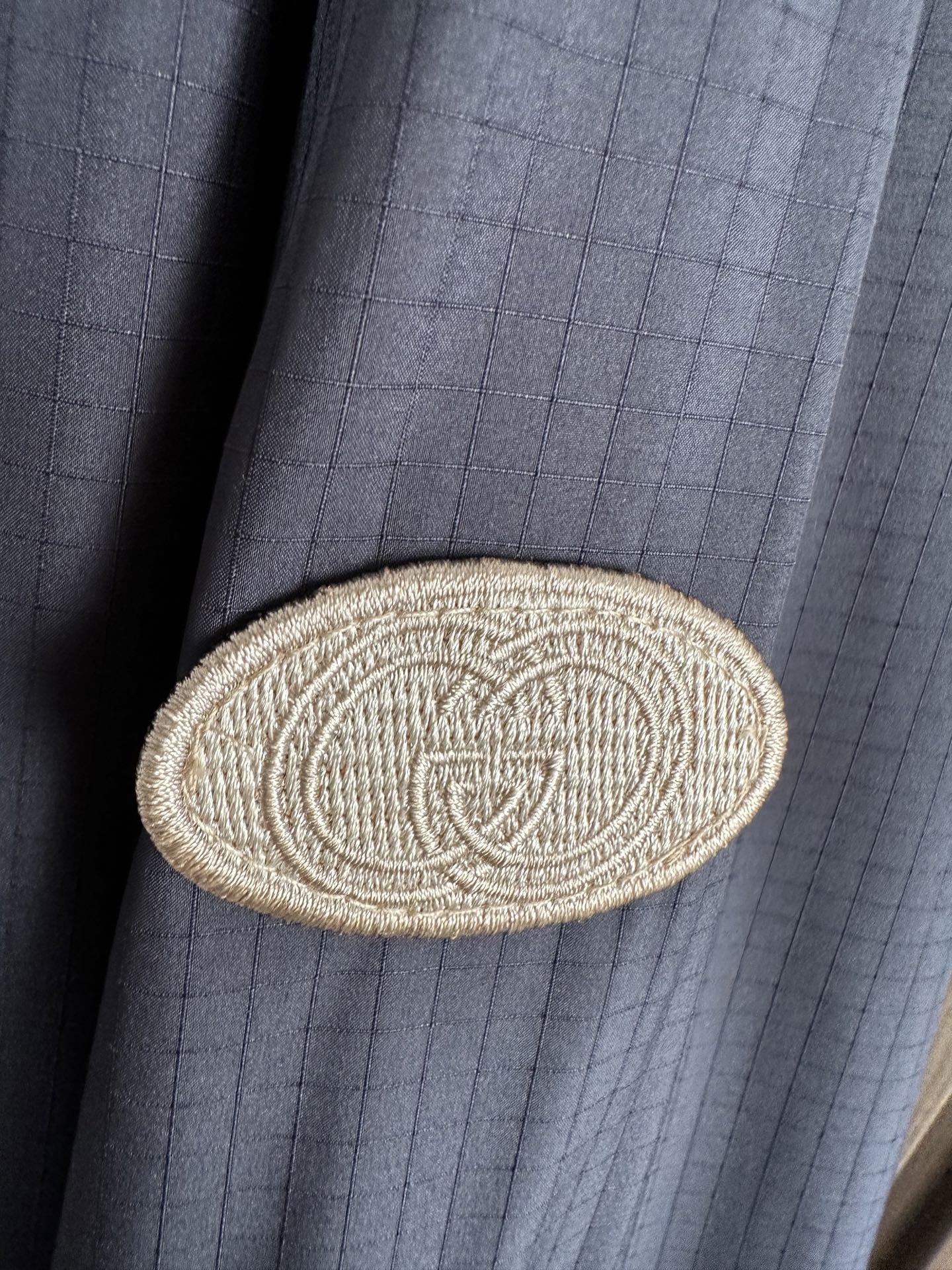 GUUCI顶奢新品！26 年春夏薄外套，连帽款，选用顶级原版材质，其质感让你爱不释手 ，超柔 超软 超细