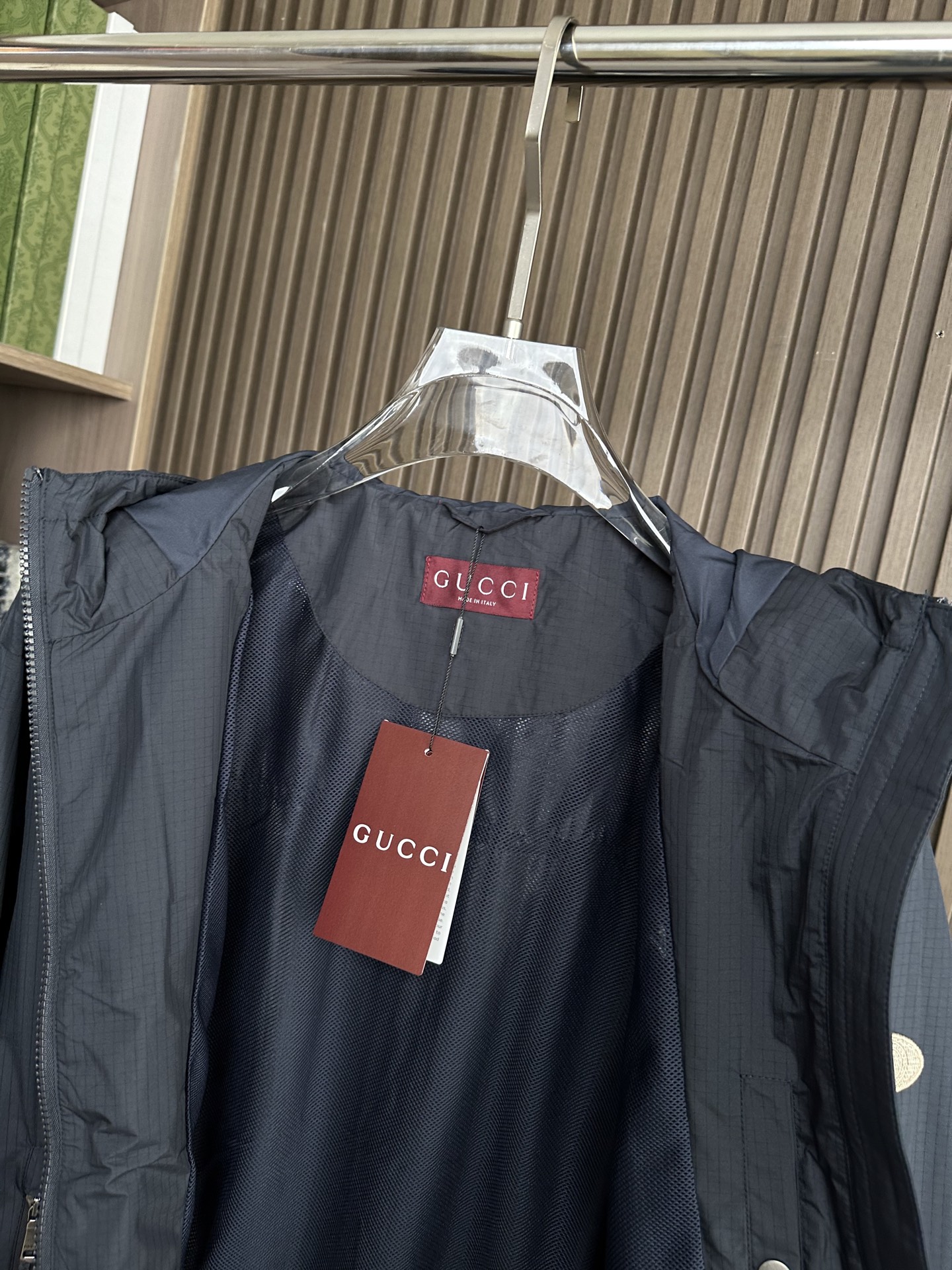 GUUCI顶奢新品！26 年春夏薄外套，连帽款，选用顶级原版材质，其质感让你爱不释手 ，超柔 超软 超细