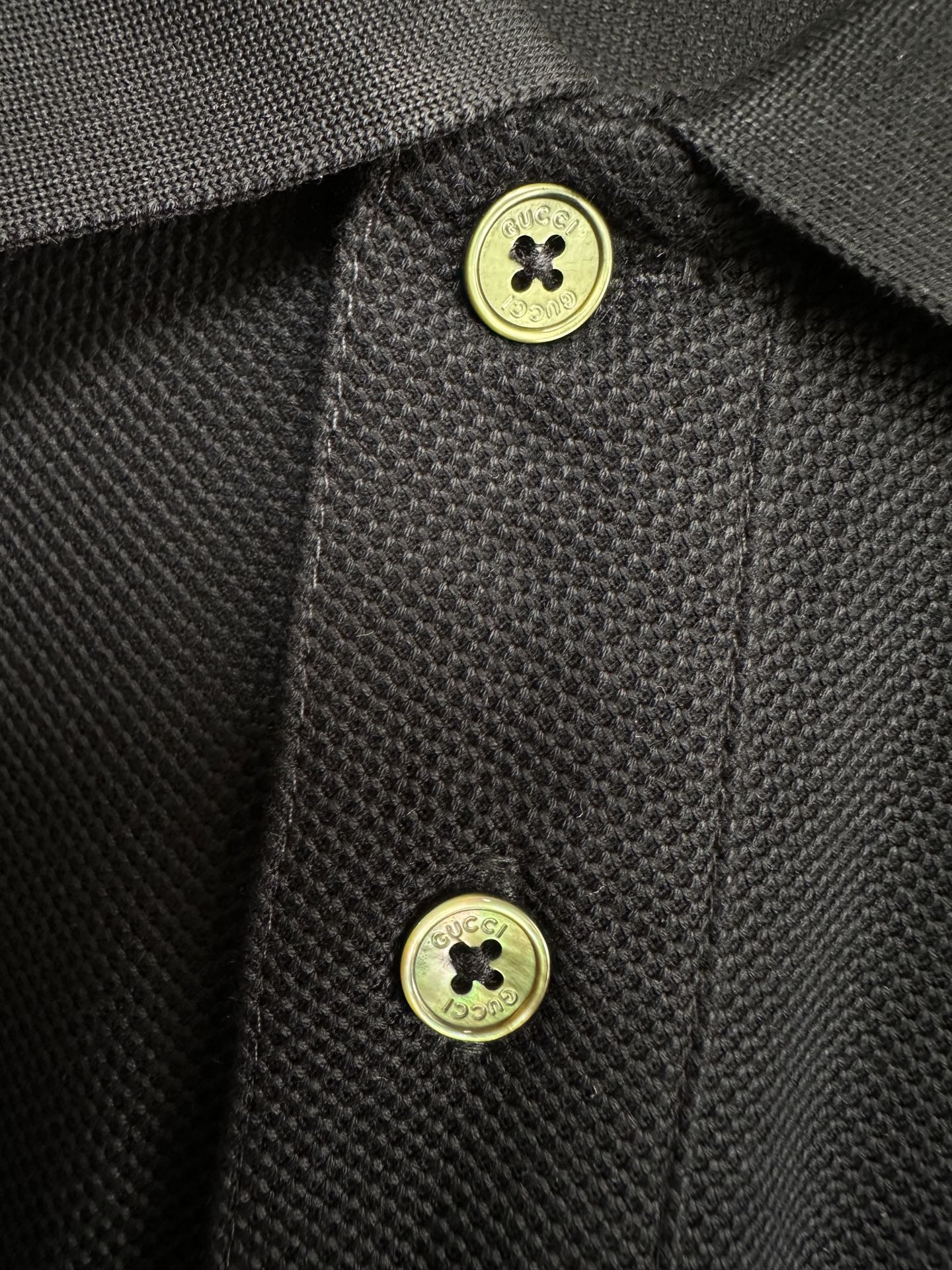 GUCCI古奇26SS春夏新款翻领短袖 原版定制 轻薄透气 上身丝滑舒适 领口，袖口条纹设计，高端大气经