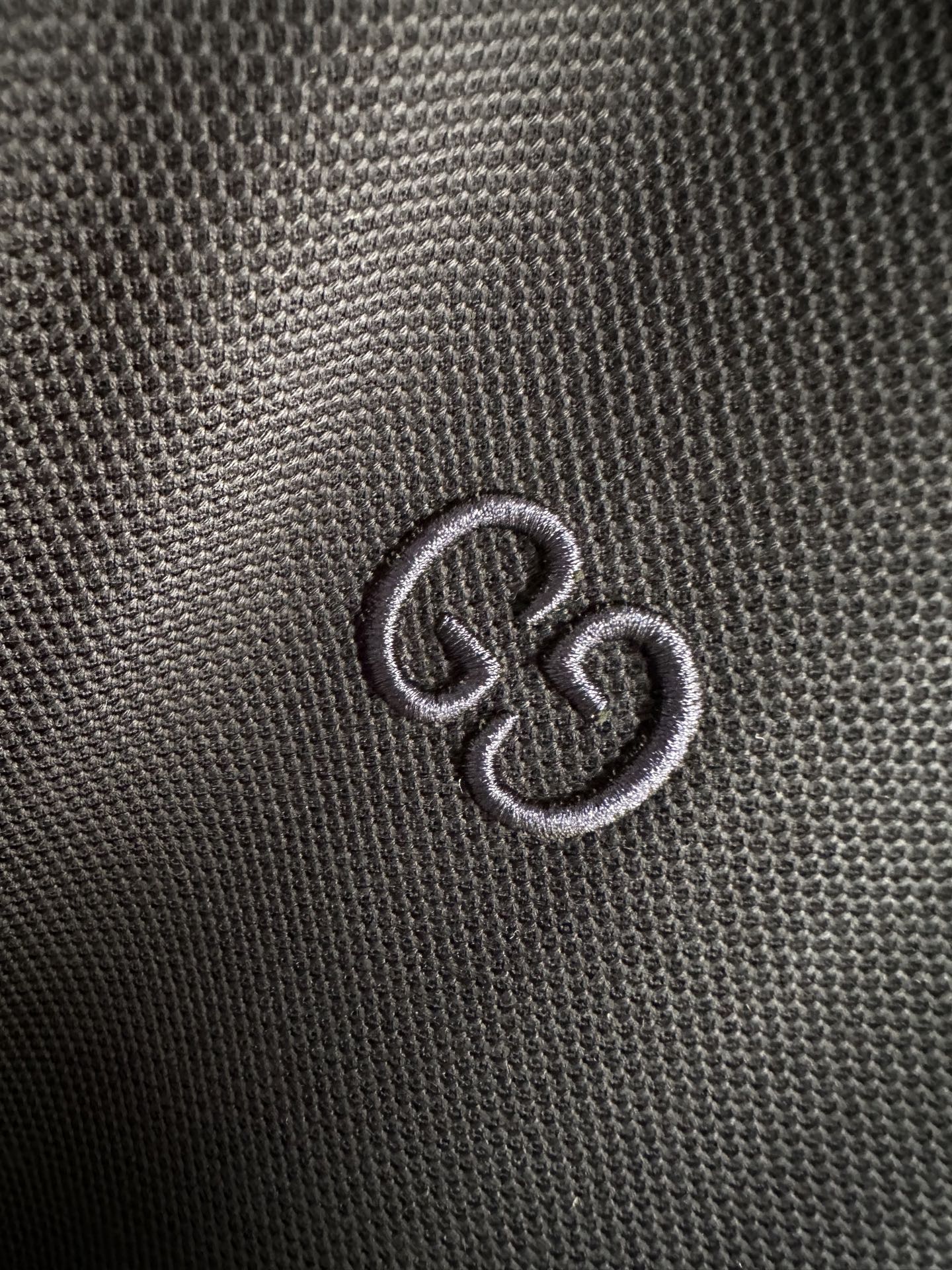 GUCCI古奇26SS春夏新款翻领短袖 原版定制 轻薄透气 上身丝滑舒适 领口，袖口条纹设计，高端大气经