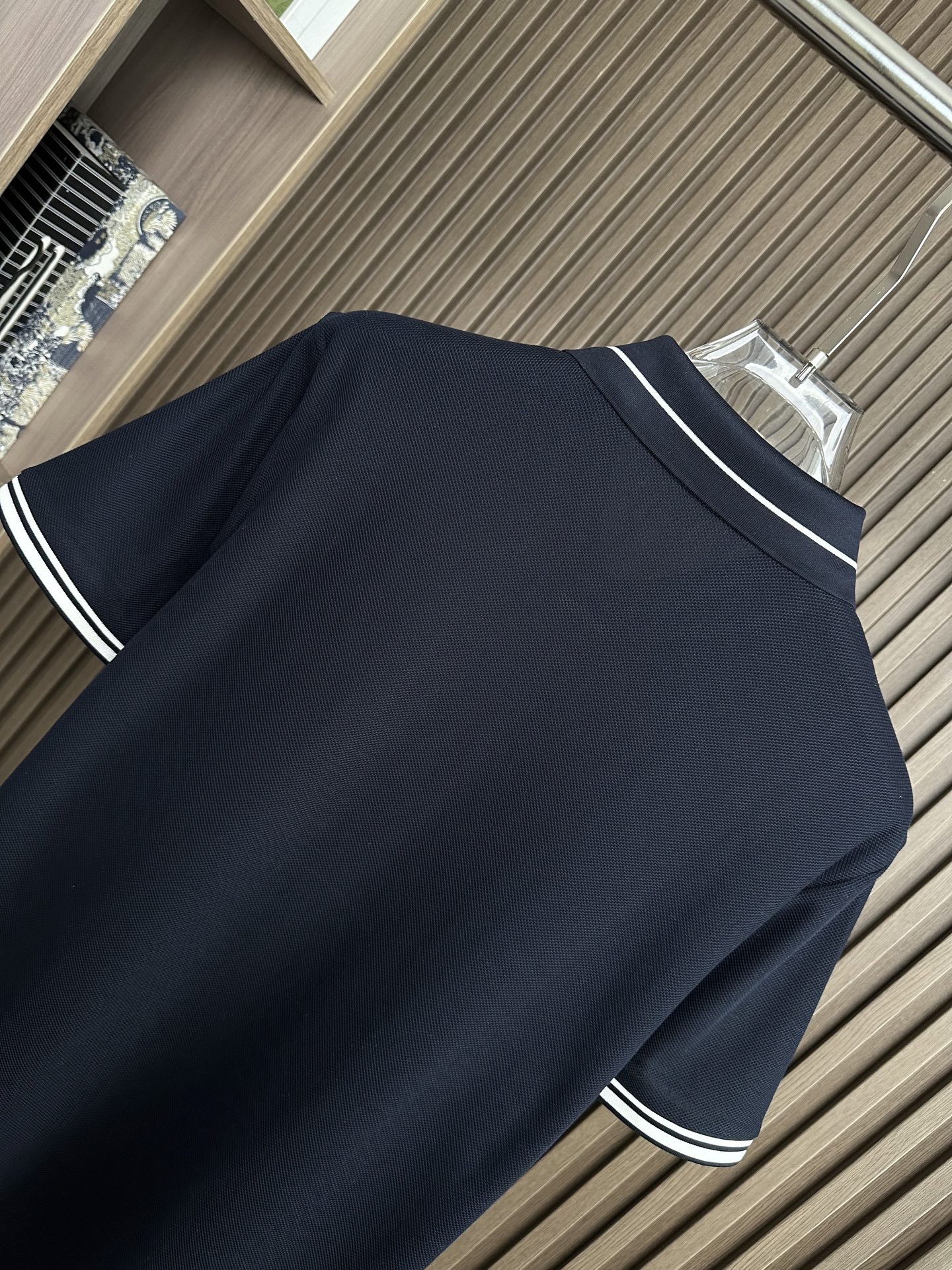 GUCCI古奇26SS春夏新款翻领短袖 原版定制 轻薄透气 上身丝滑舒适 领口，袖口条纹设计，高端大气经