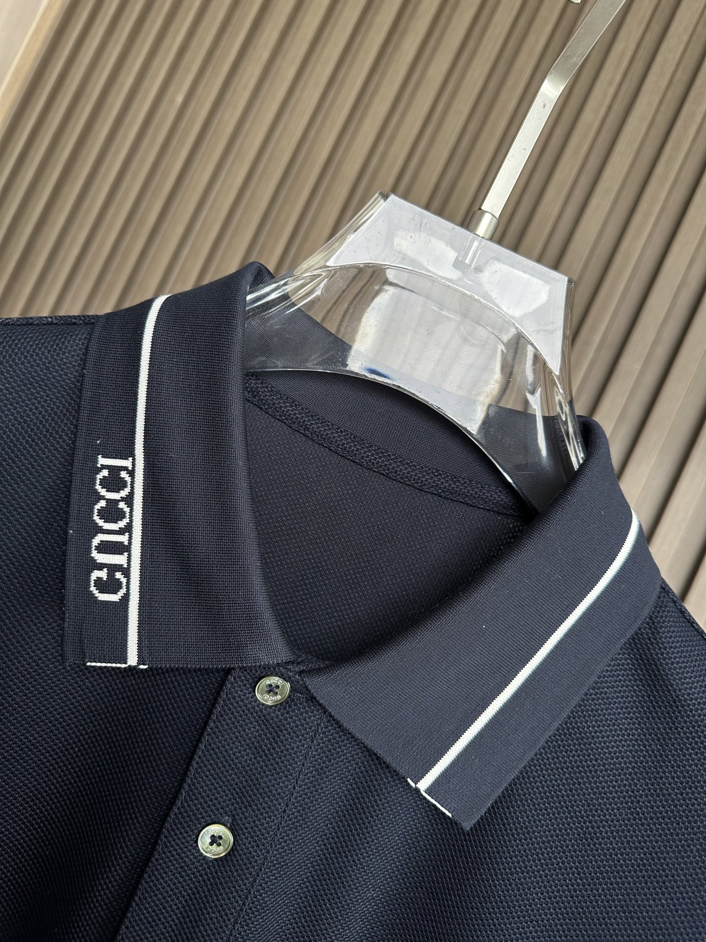 GUCCI古奇26SS春夏新款翻领短袖 原版定制 轻薄透气 上身丝滑舒适 领口，袖口条纹设计，高端大气经